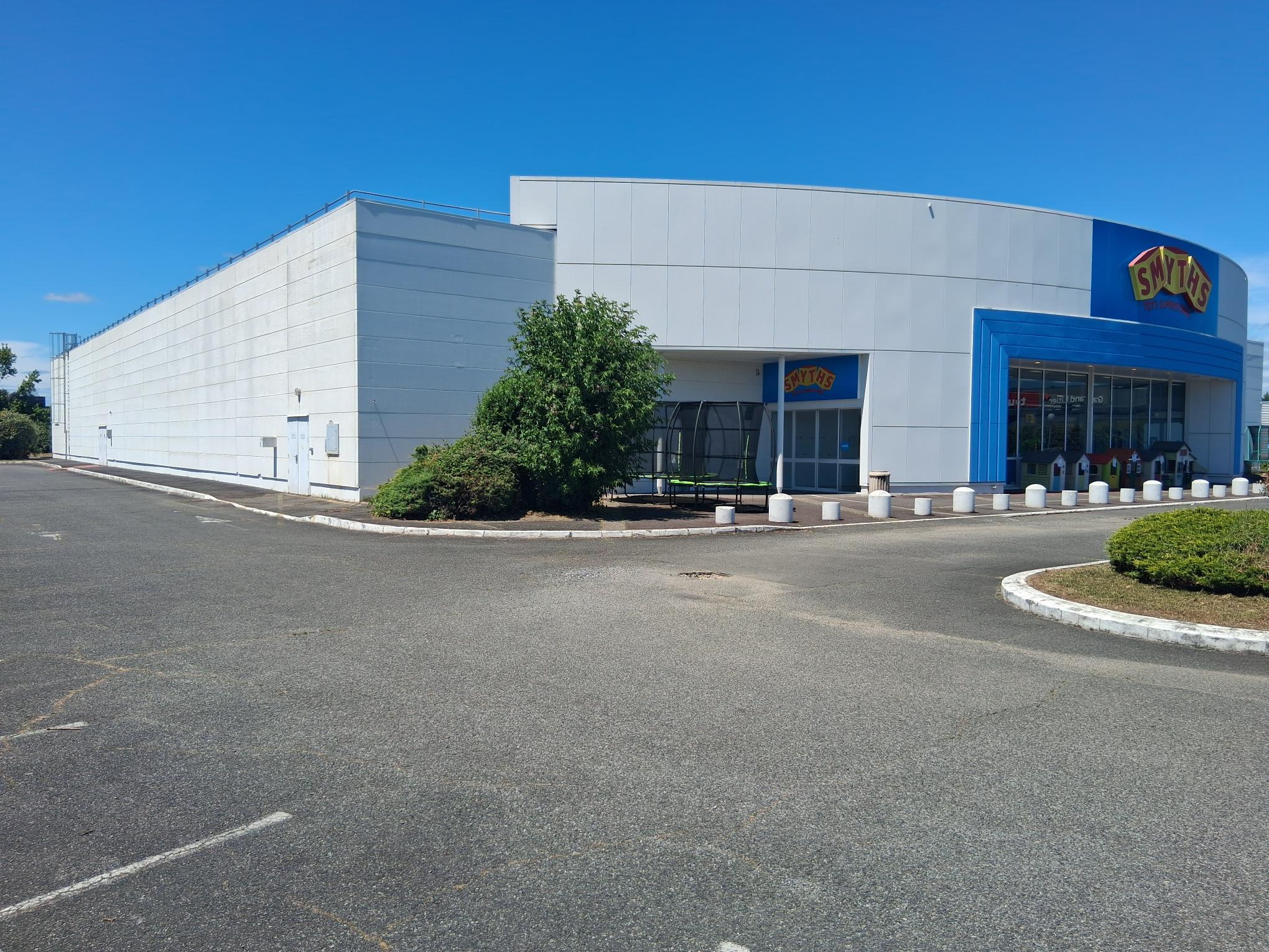 Location pure Local commercial 2 600 m² Lescar - 2