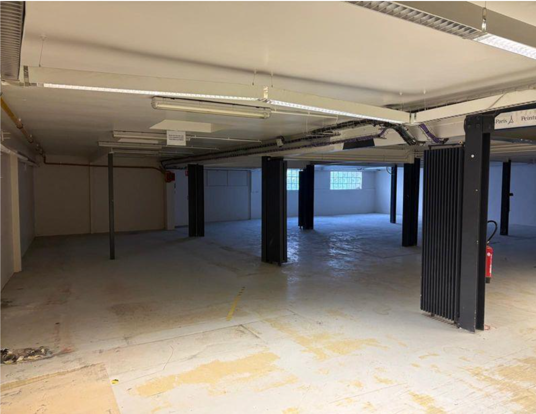 Location pure Local commercial 900 m² Rueil-Malmaison - 3