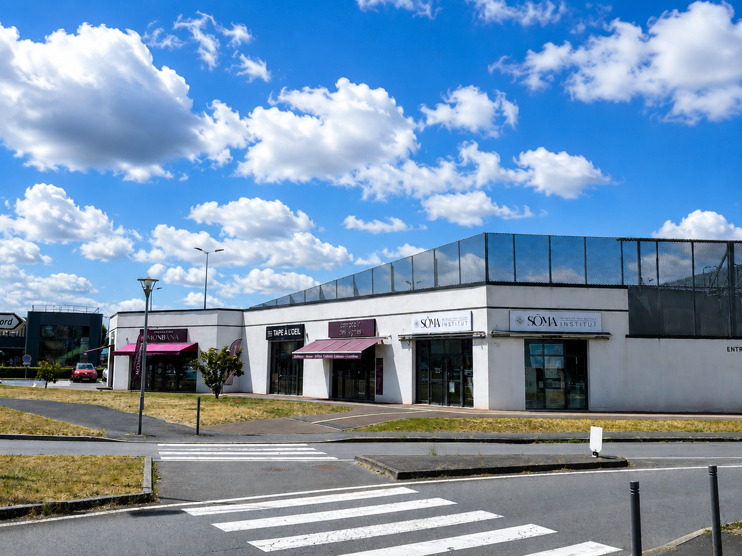 Location pure Local commercial 188 m² Cholet