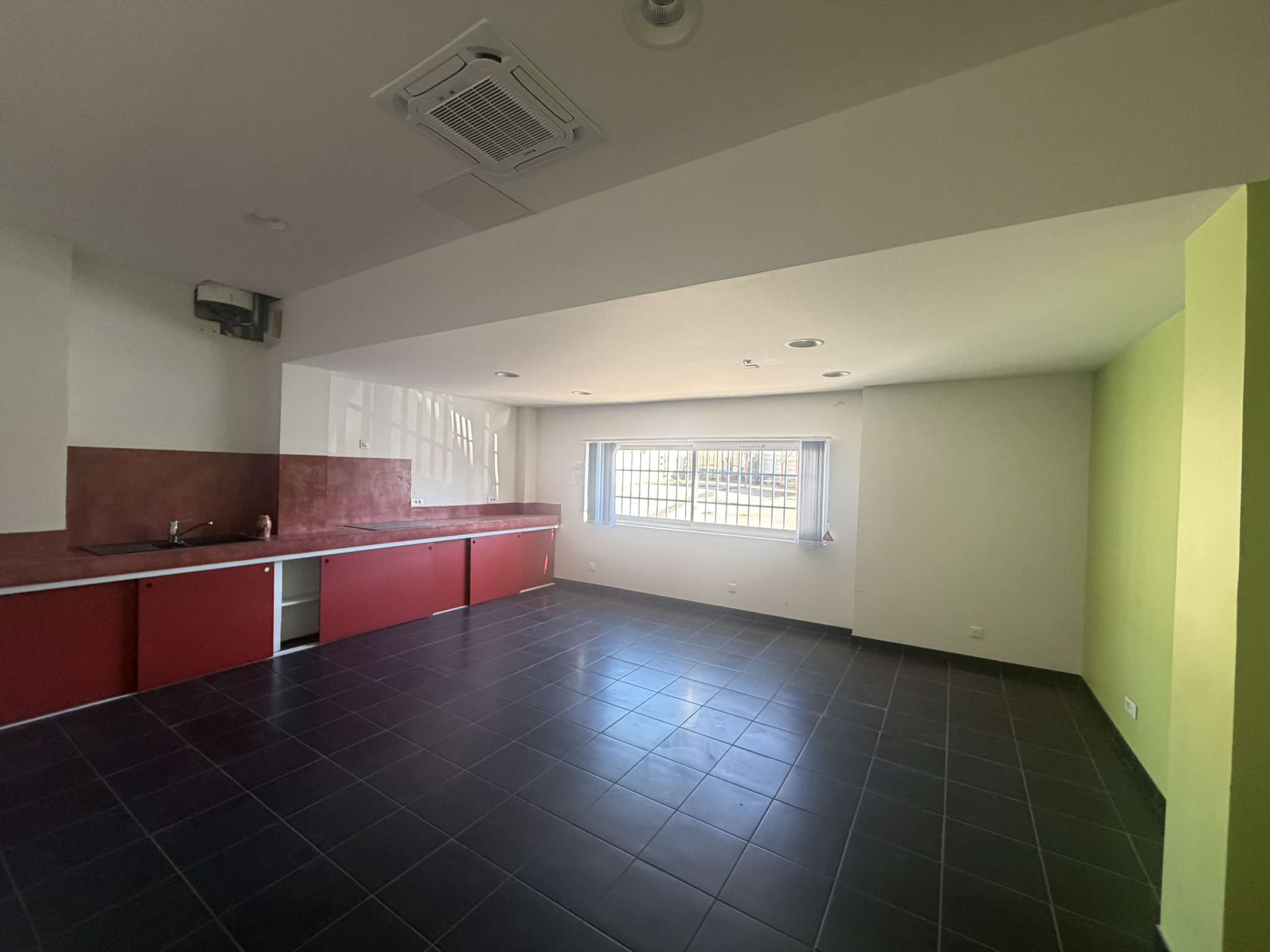 Location Entrepôt 1 030 m² Marseille - 4
