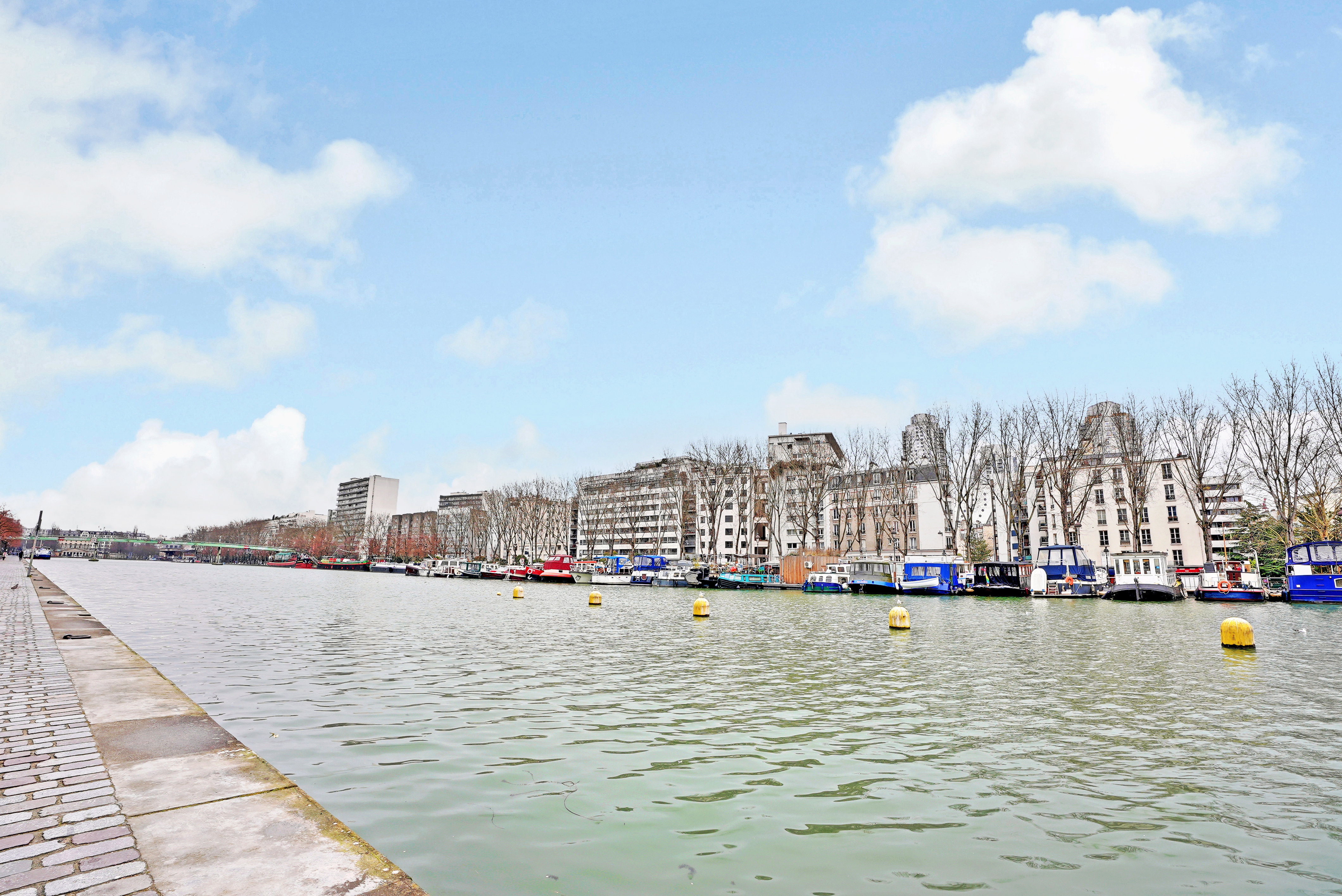 Location pure Local commercial 550 m² Paris - 3