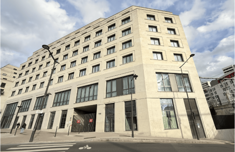 Location pure Local commercial 97 m² Paris 19e
