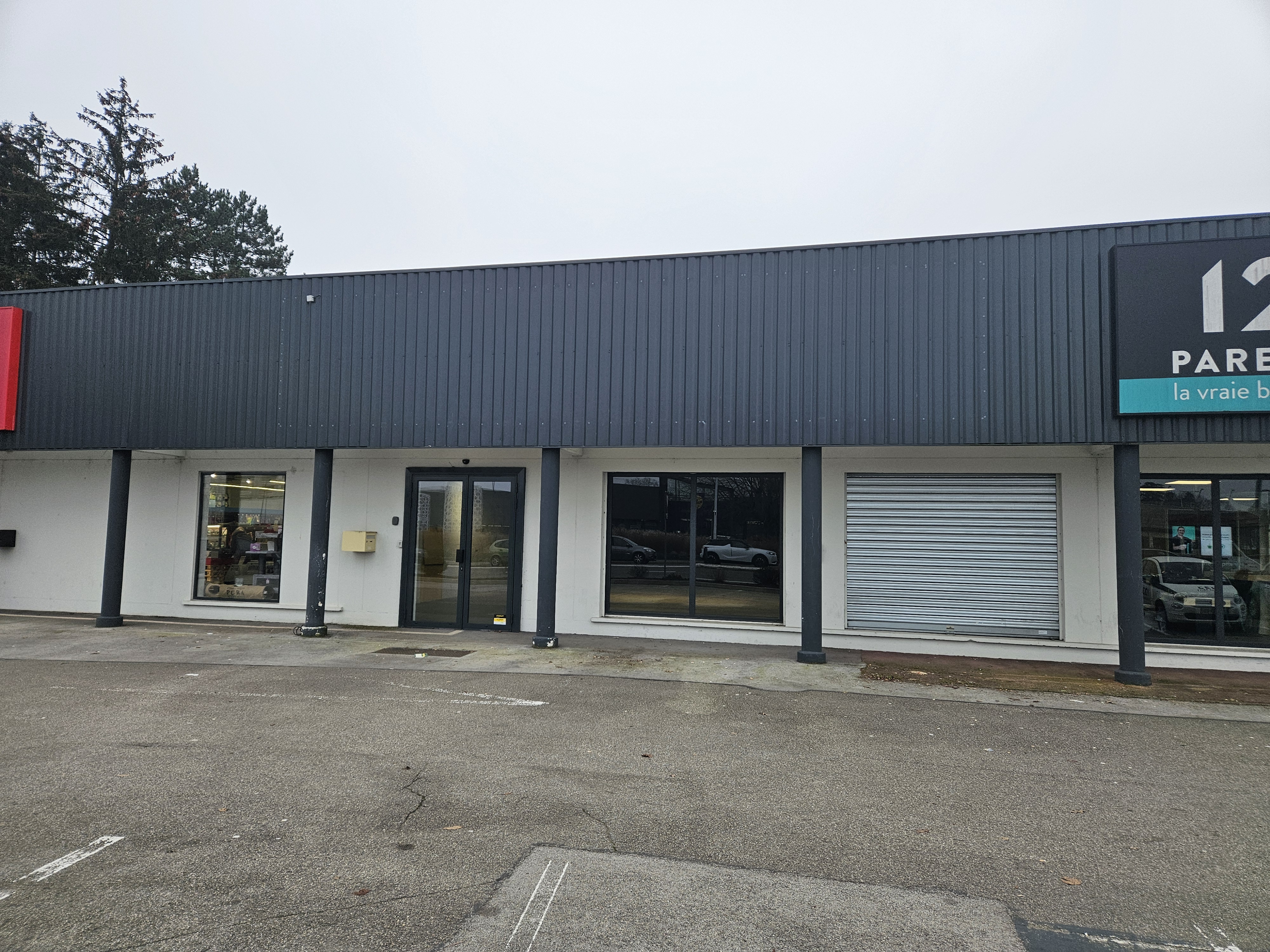 Location pure Local commercial 361 m² Bourg-en-Bresse