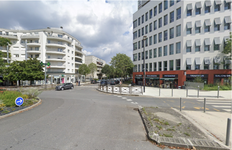 Location pure Local commercial 411 m² Champs-sur-Marne - 2