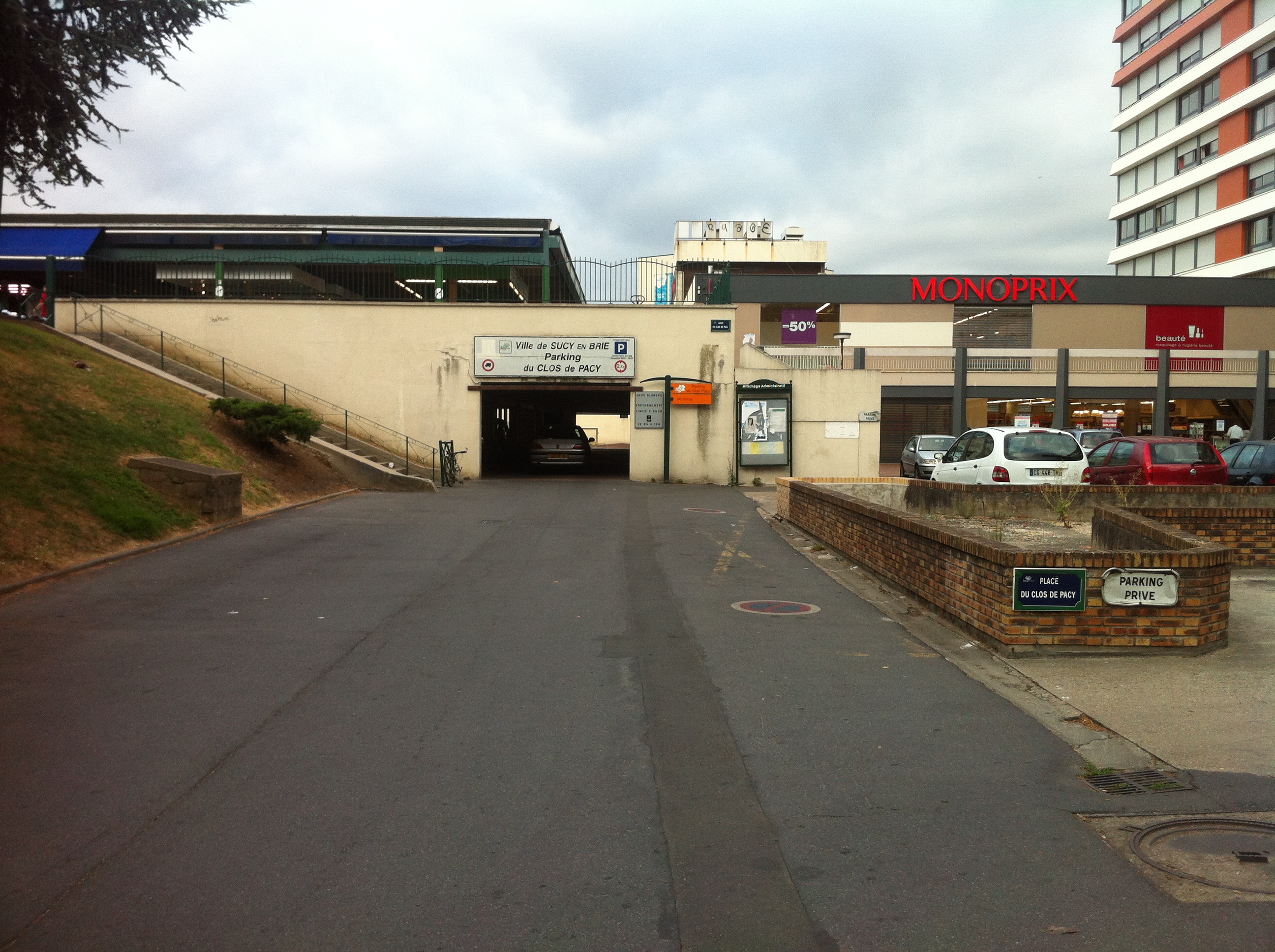 Location pure Local commercial 552 m² Sucy-en-Brie - 2