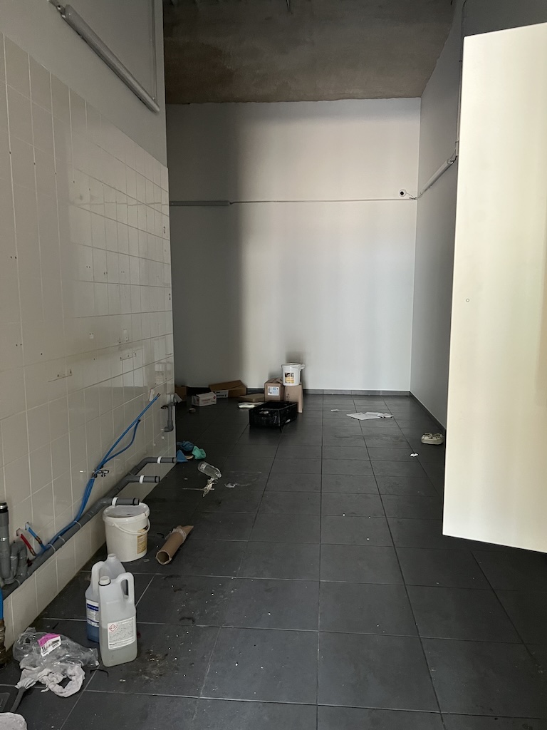Location pure Local commercial 203 m² Biganos - 2