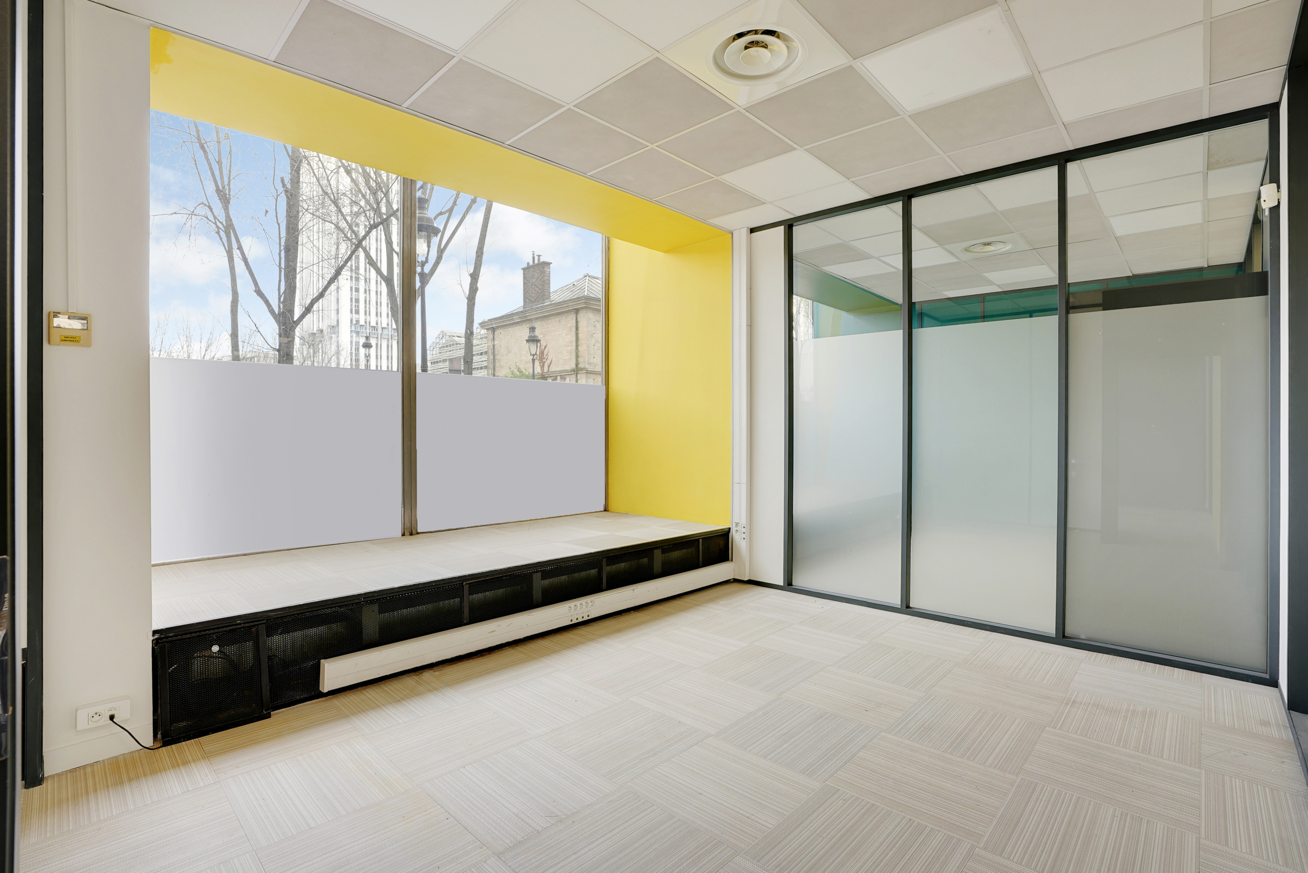 Location pure Local commercial 550 m² Paris - 5