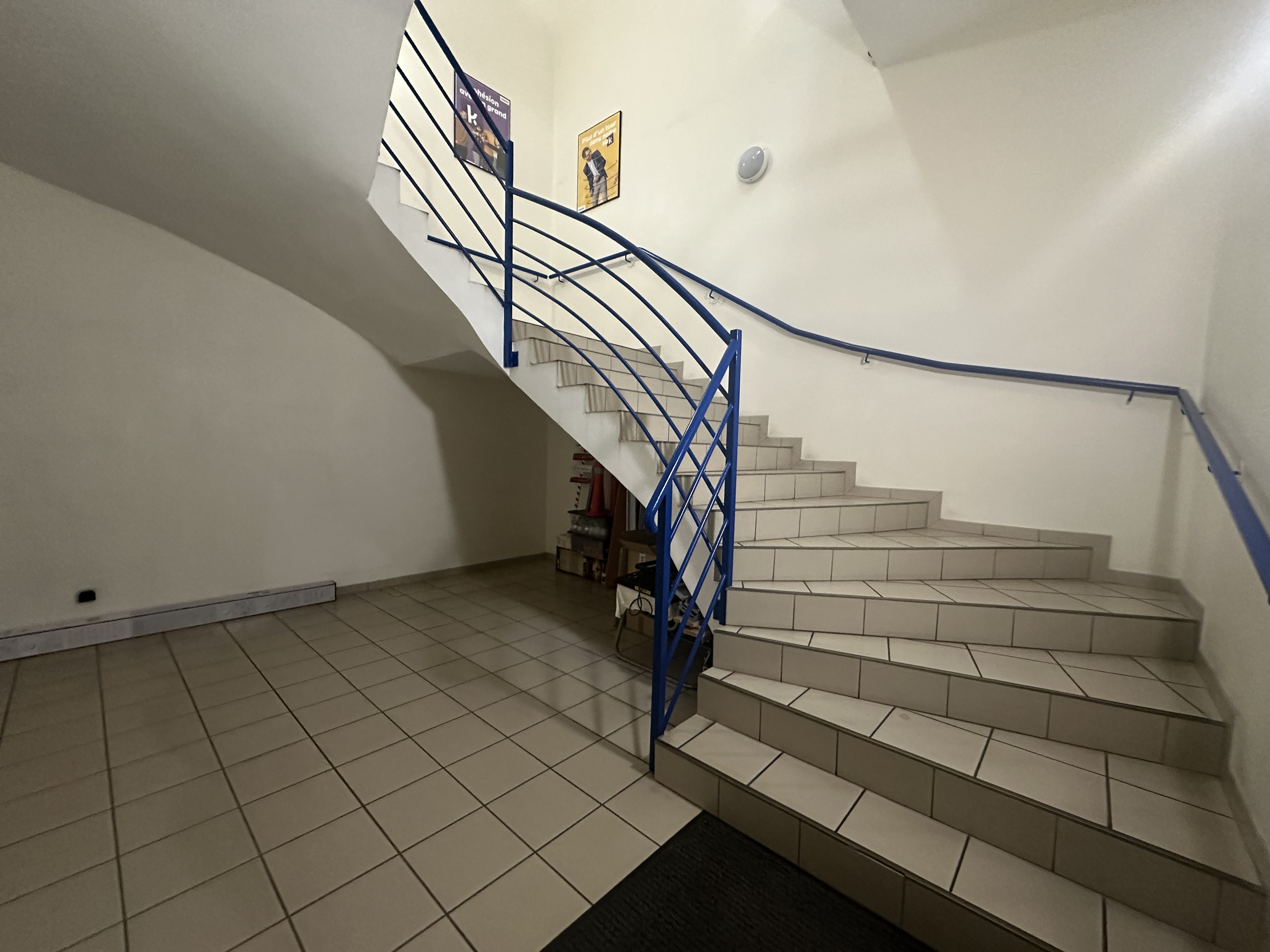 Location Entrepôt 1 323 m² Auxerre - 3