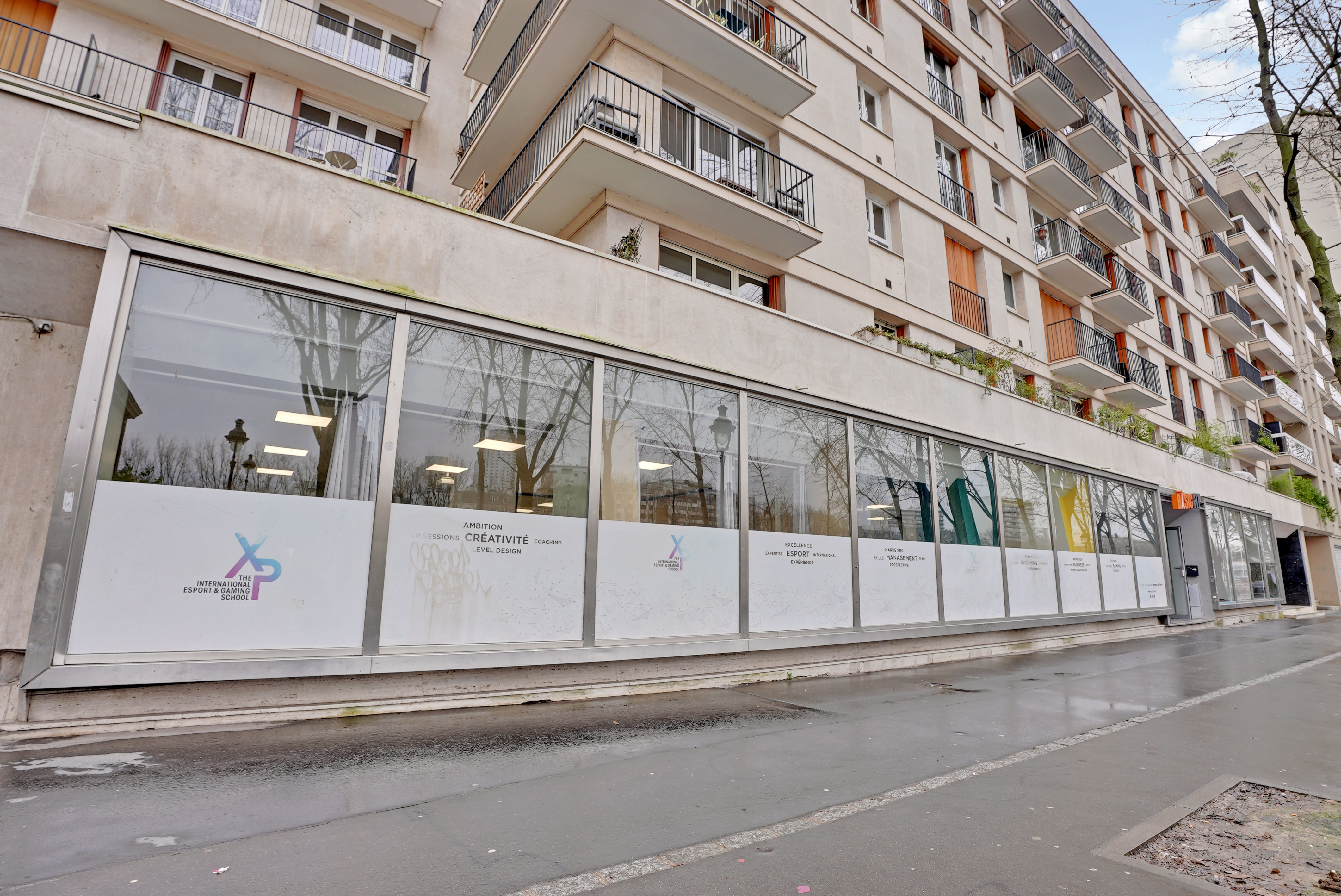 Location pure Local commercial 550 m² Paris