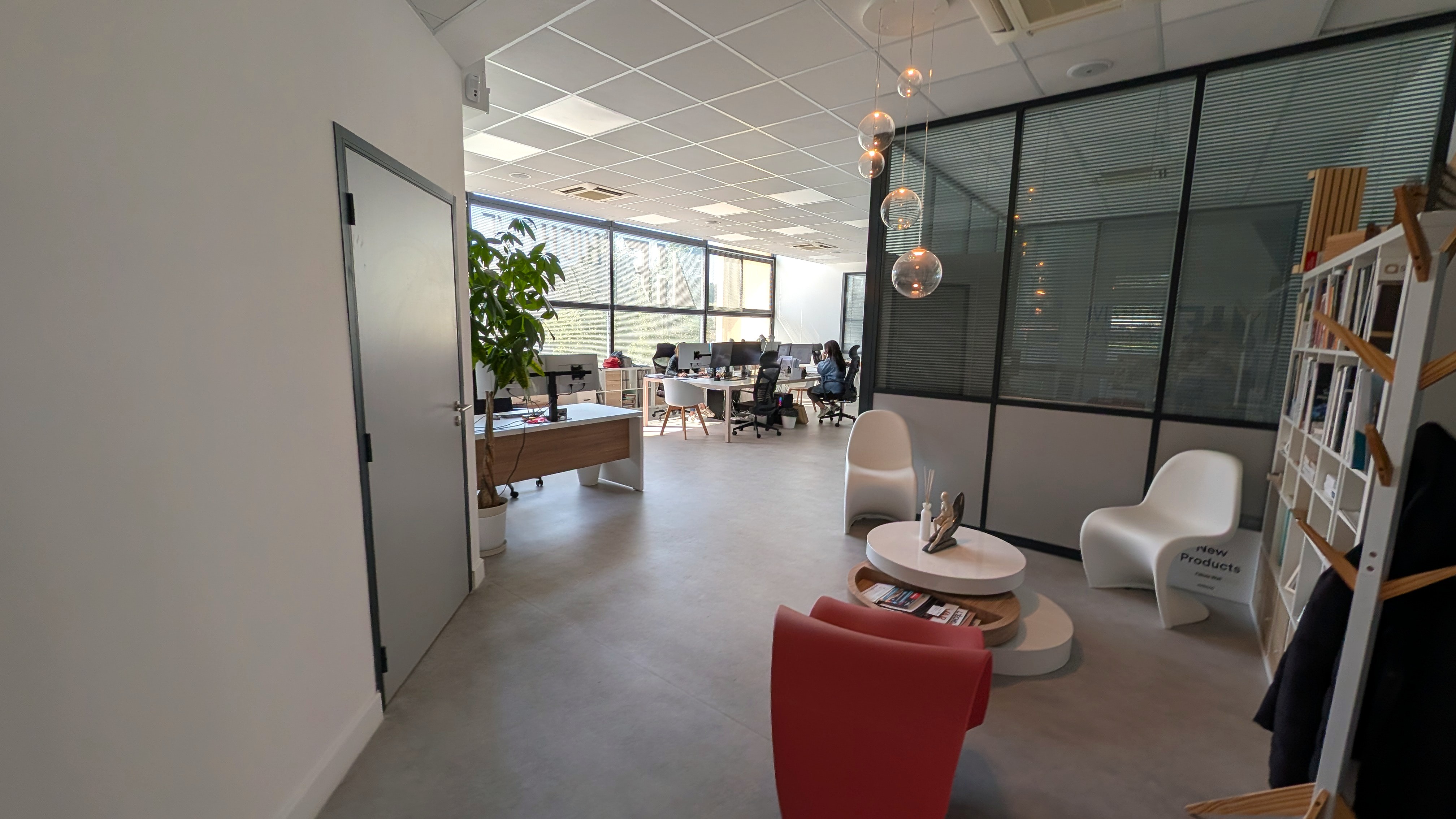 Vente de murs libres Bureaux 137 m² Fréjus