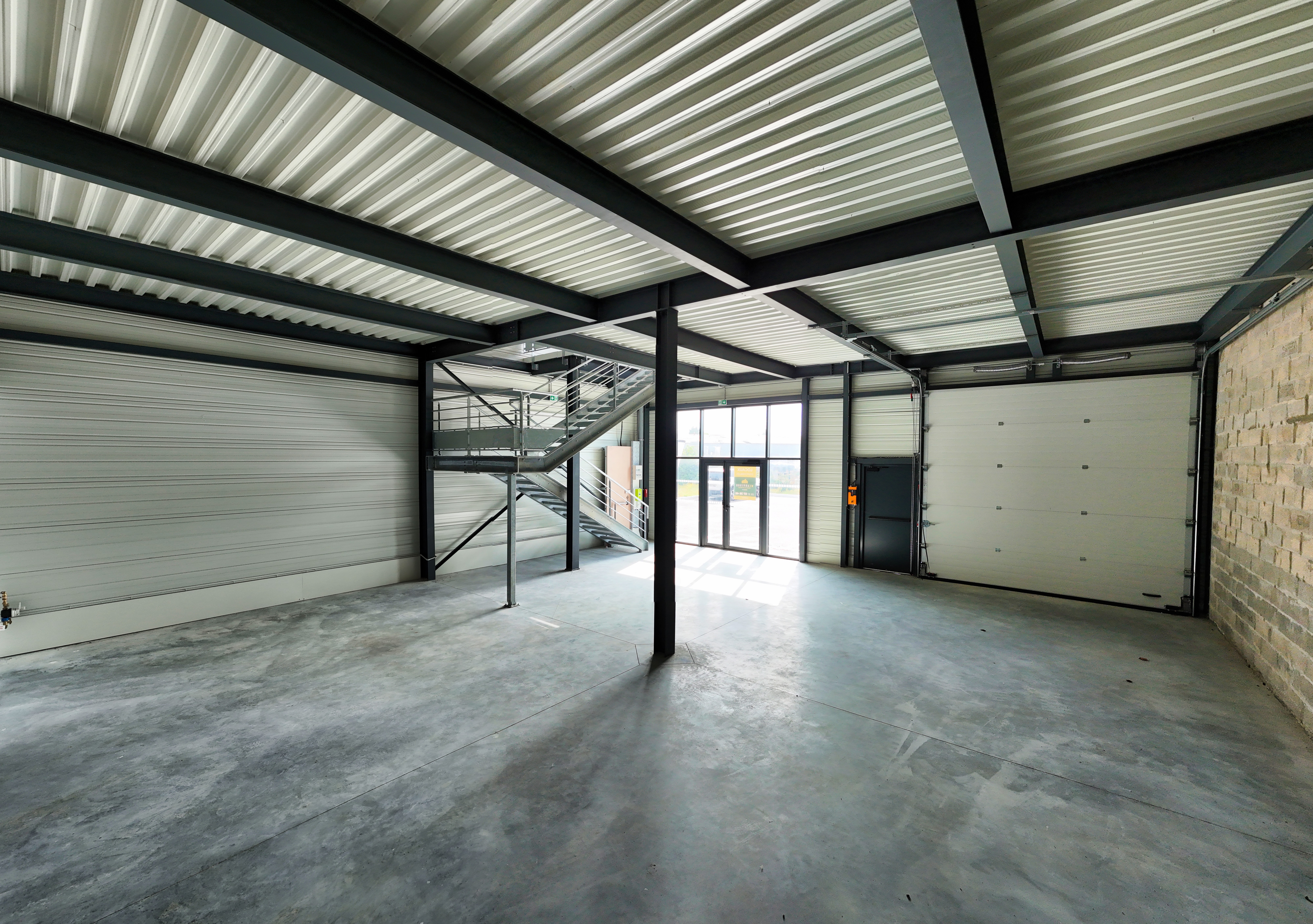 Location Entrepôt 249 m² Artigues-près-Bordeaux - 8
