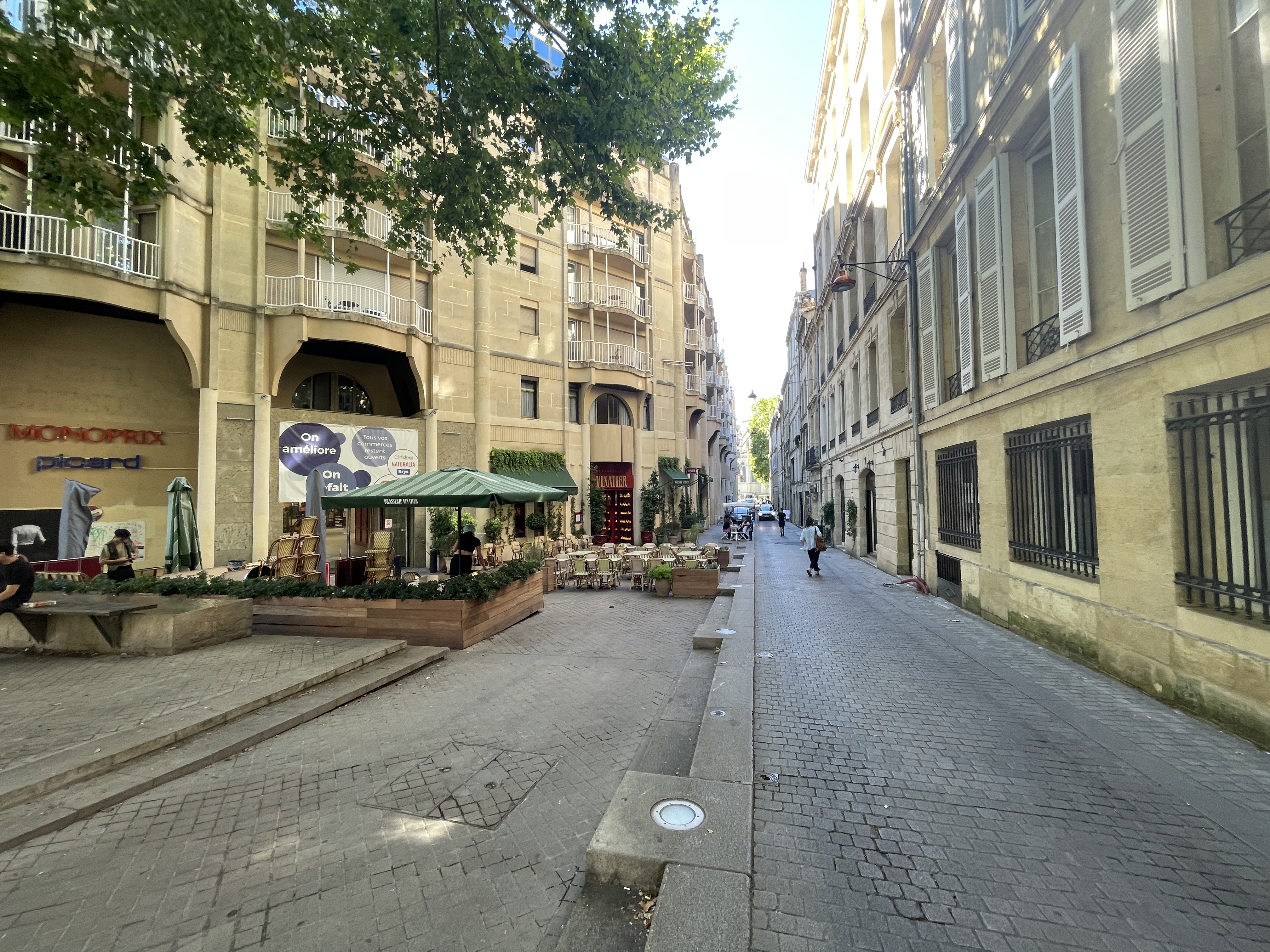 Location pure Local commercial 76 m² Bordeaux - 2