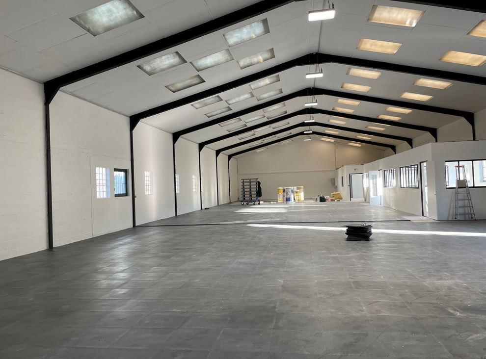 Location pure Local commercial 600 m² Saint-Herblain
