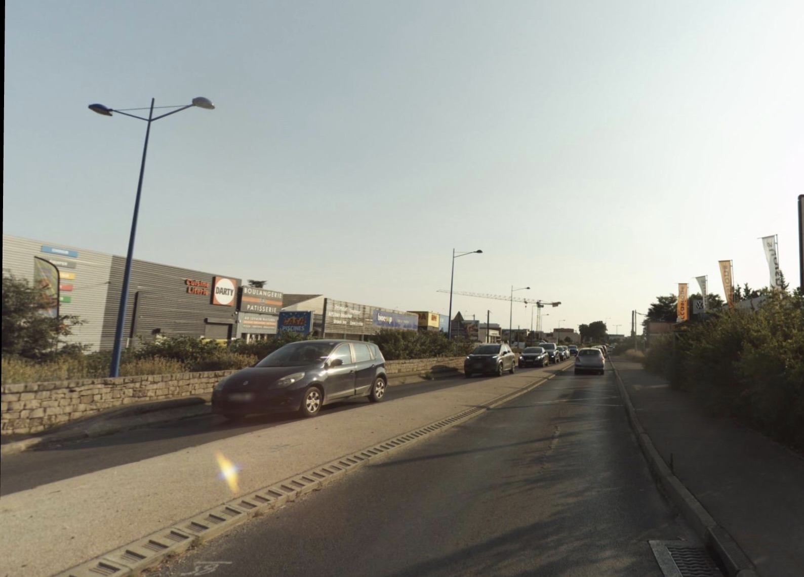 Vente de droit au bail Local commercial 450 m² Le Crès