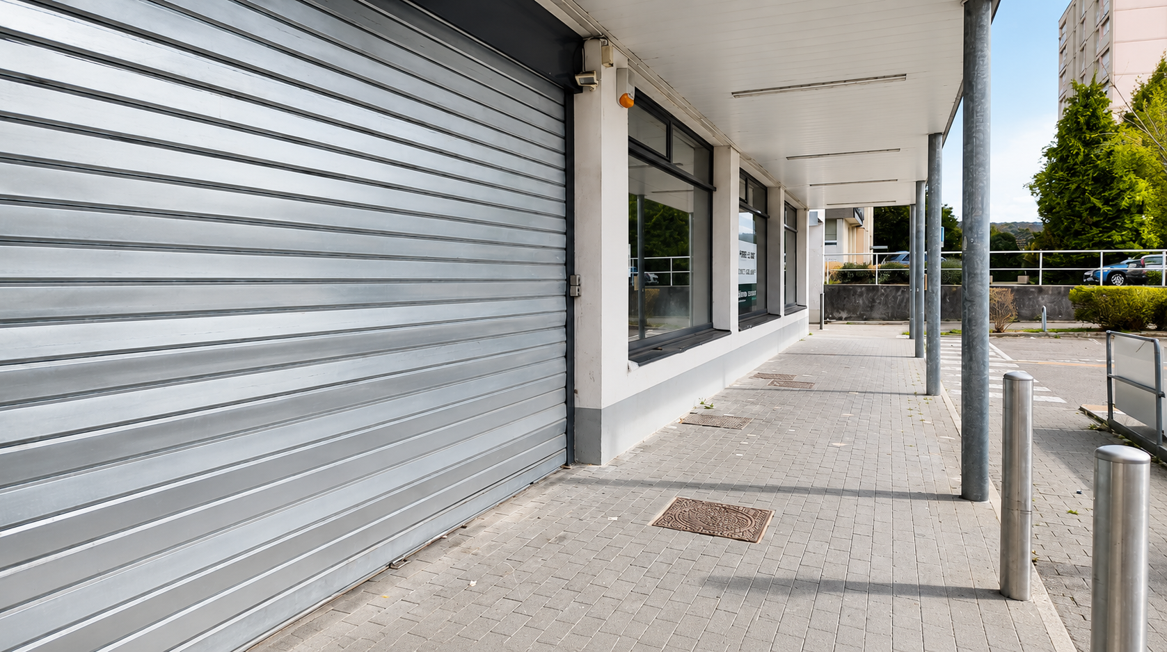 Vente de murs libres Local commercial 880 m² Besançon - 2