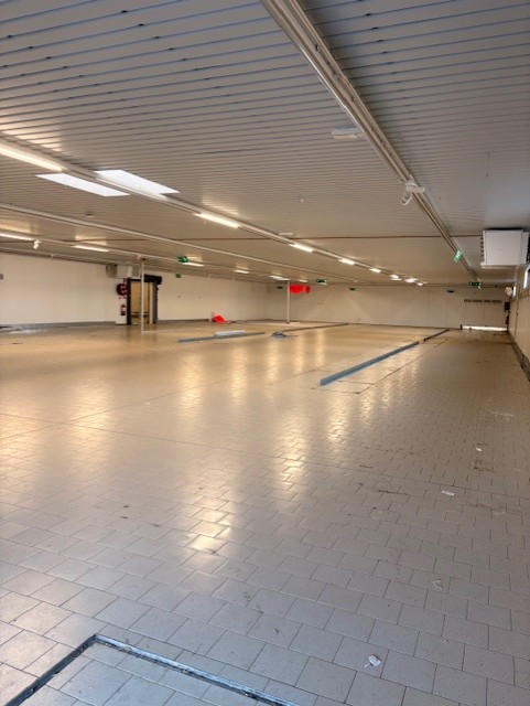 Location pure Local commercial 810 m² Roye - 5