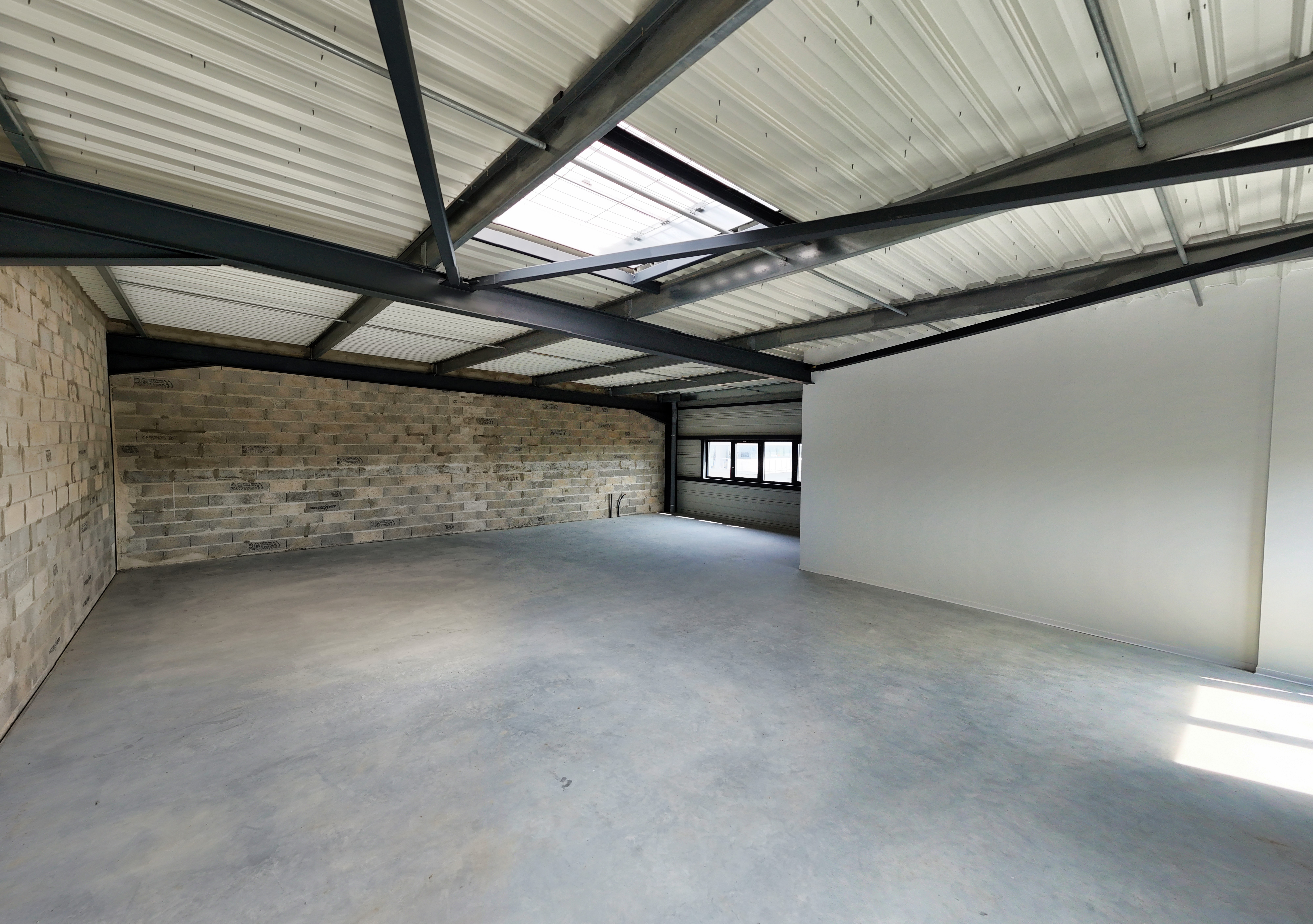 Location Entrepôt 249 m² Artigues-près-Bordeaux - 3