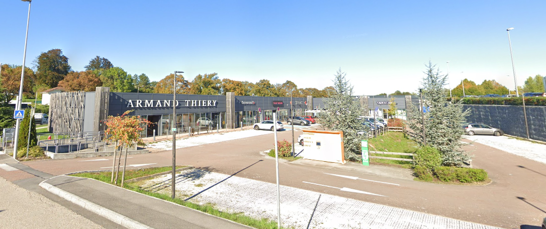 Location pure Local commercial 873 m² Thonon-les-Bains