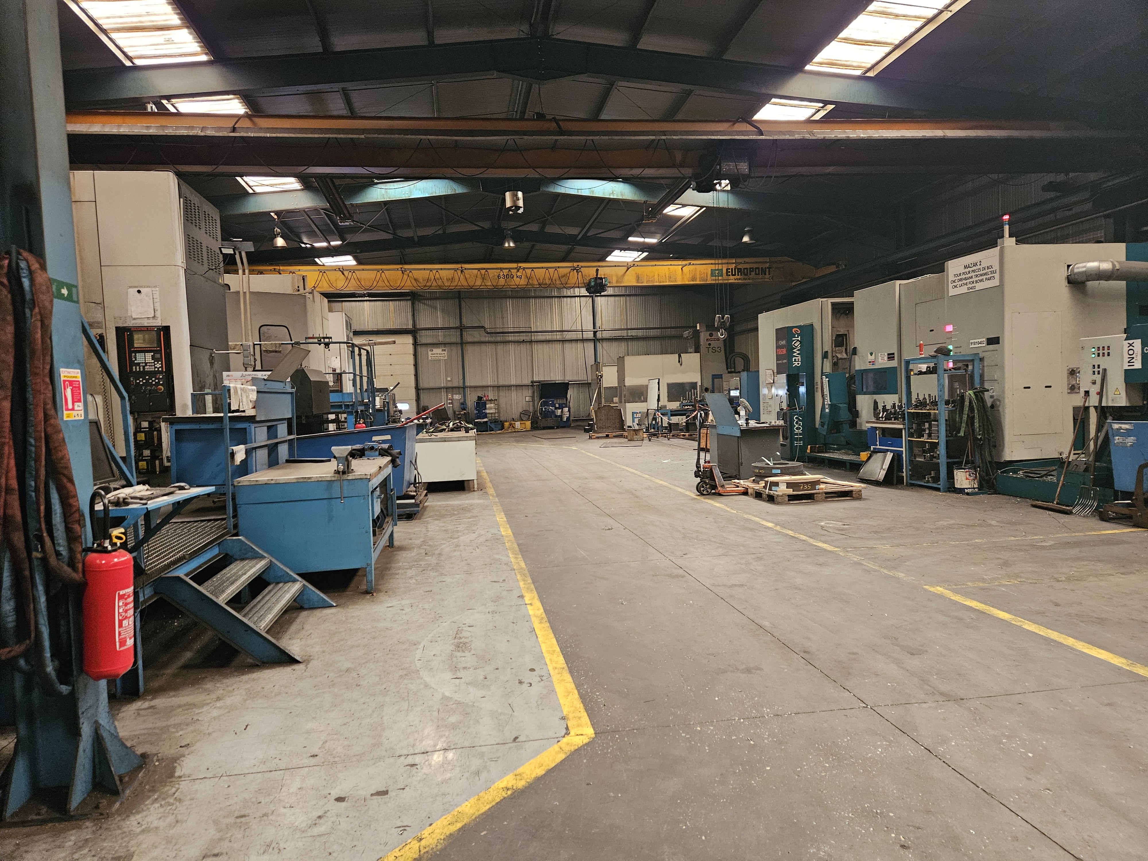 Vente de murs libres Entrepôt 6 300 m² Boulleville