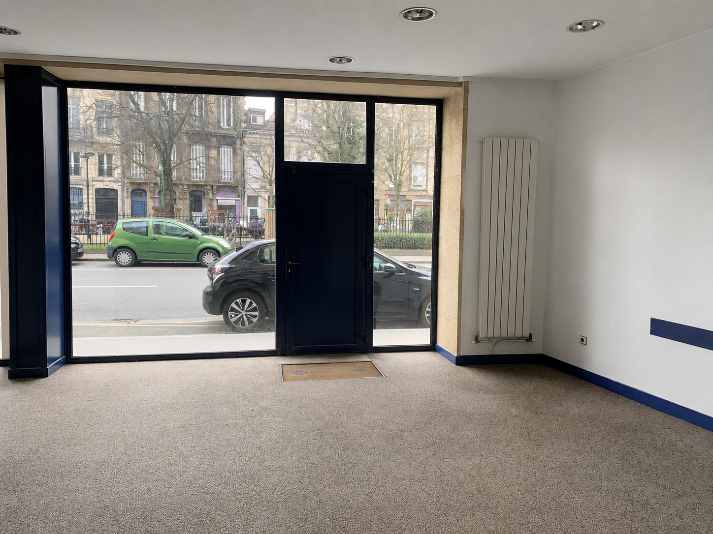 Location pure Local commercial 200 m² Bordeaux - 4