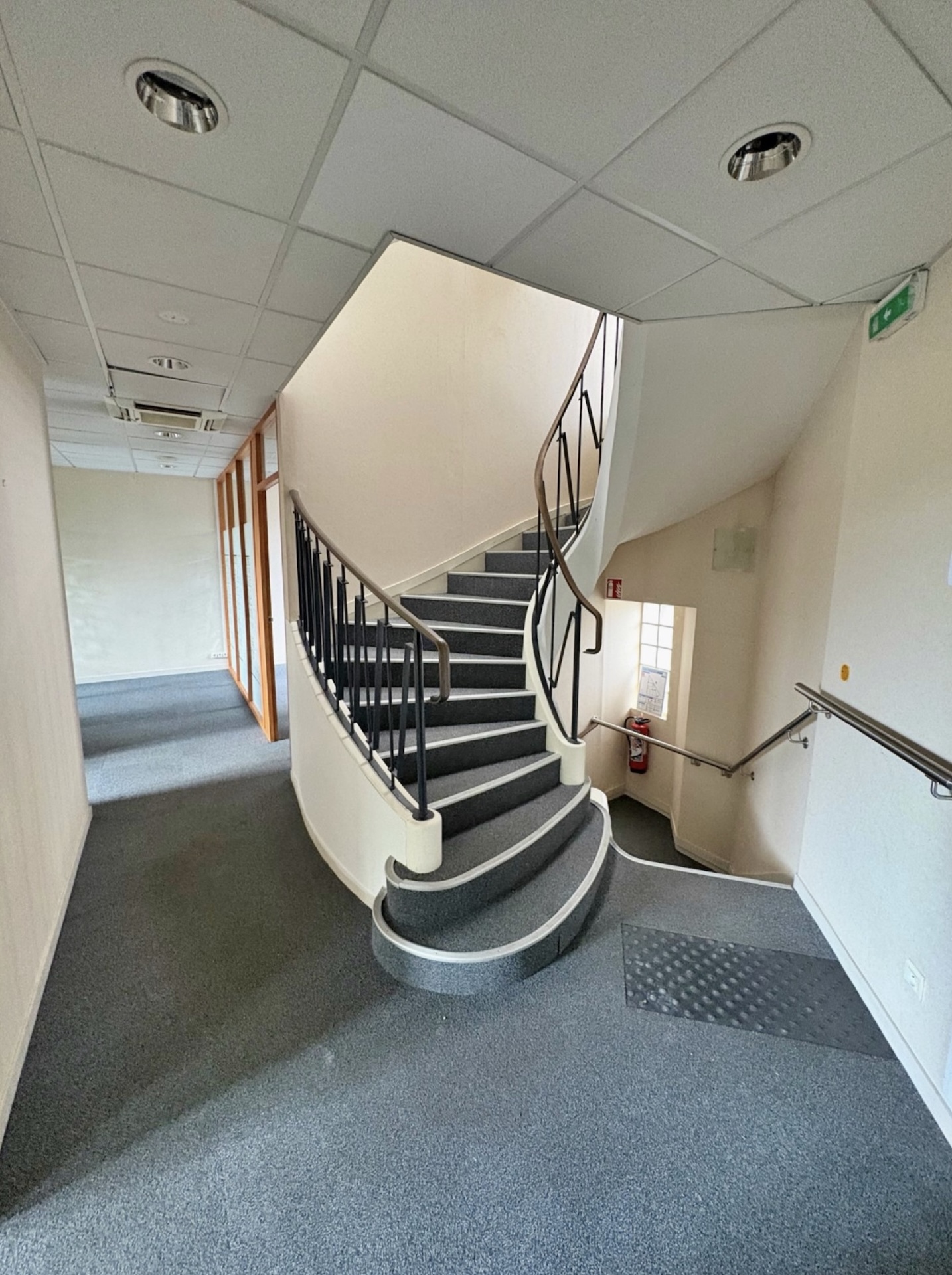 Vente de murs libres Local commercial 225 m² Nantes - 3