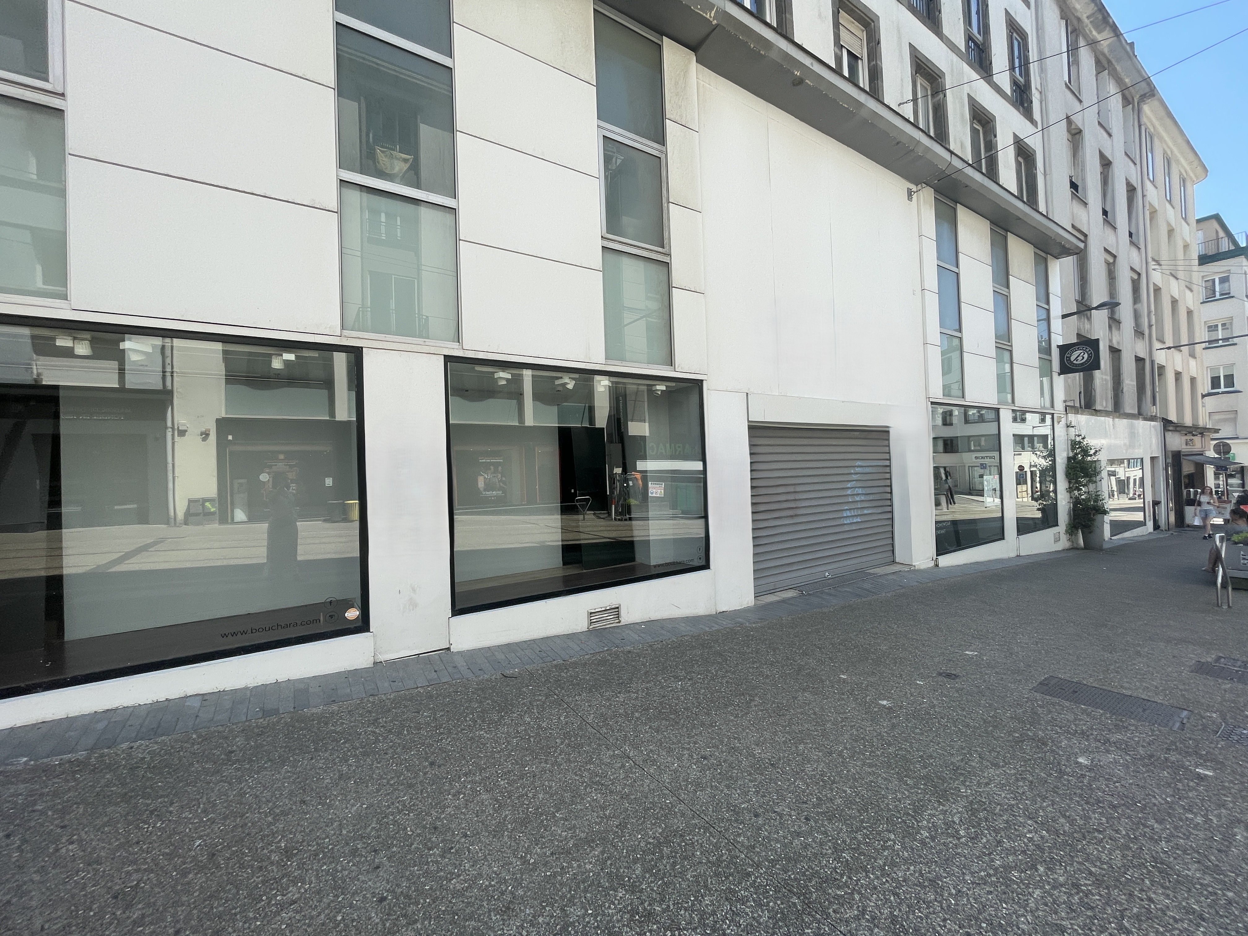 Location pure Local commercial 1 917 m² Brest