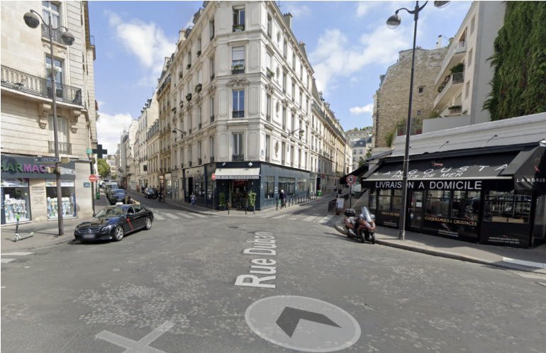 Location pure Local commercial 1 082 m² Paris 16e