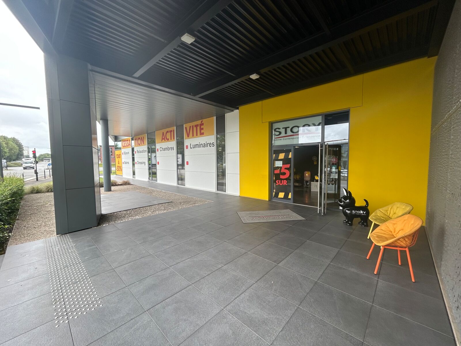 Location pure Local commercial 580 m² Valenciennes - 3