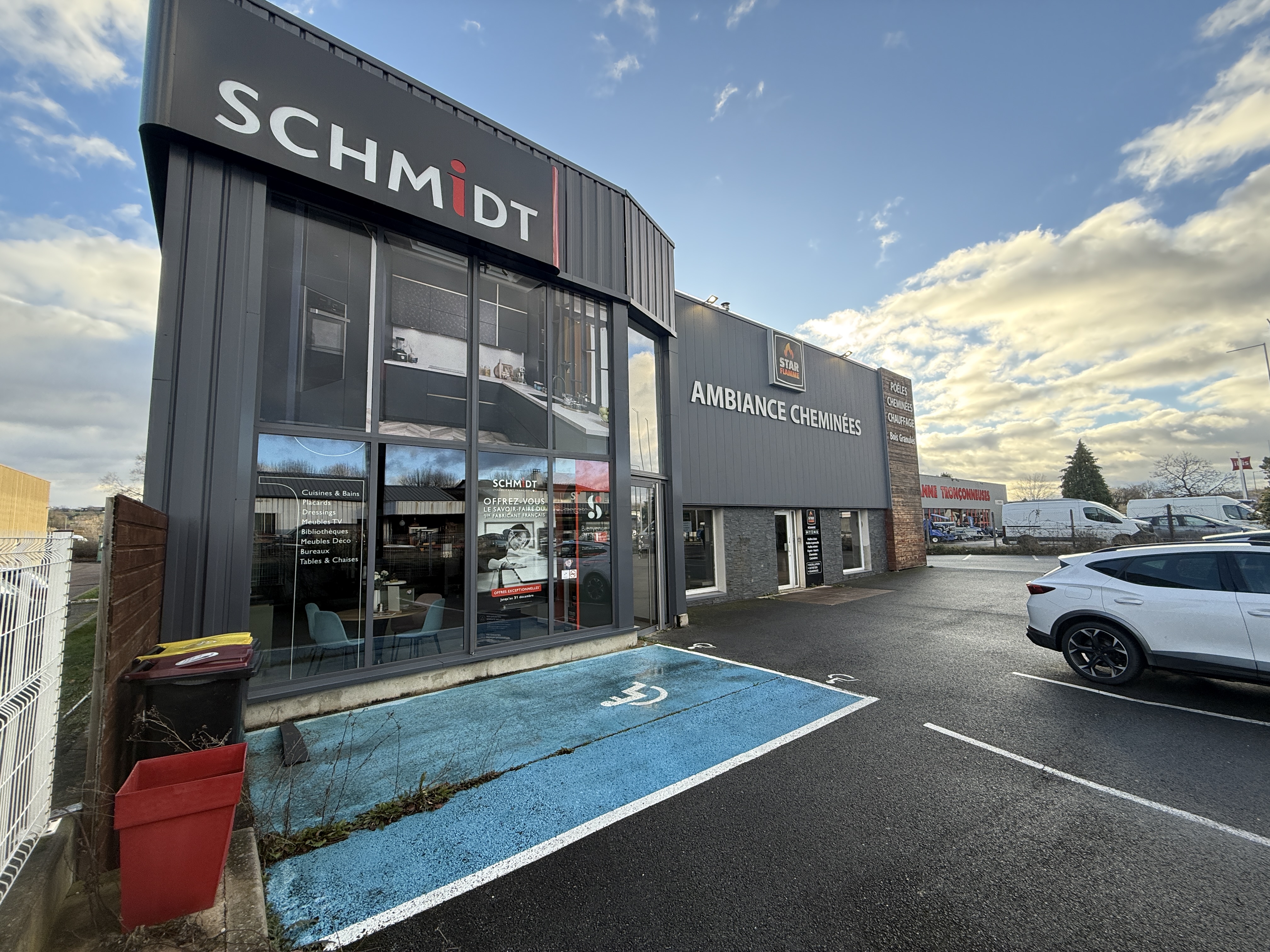 Location pure Local commercial 220 m² Le Coteau
