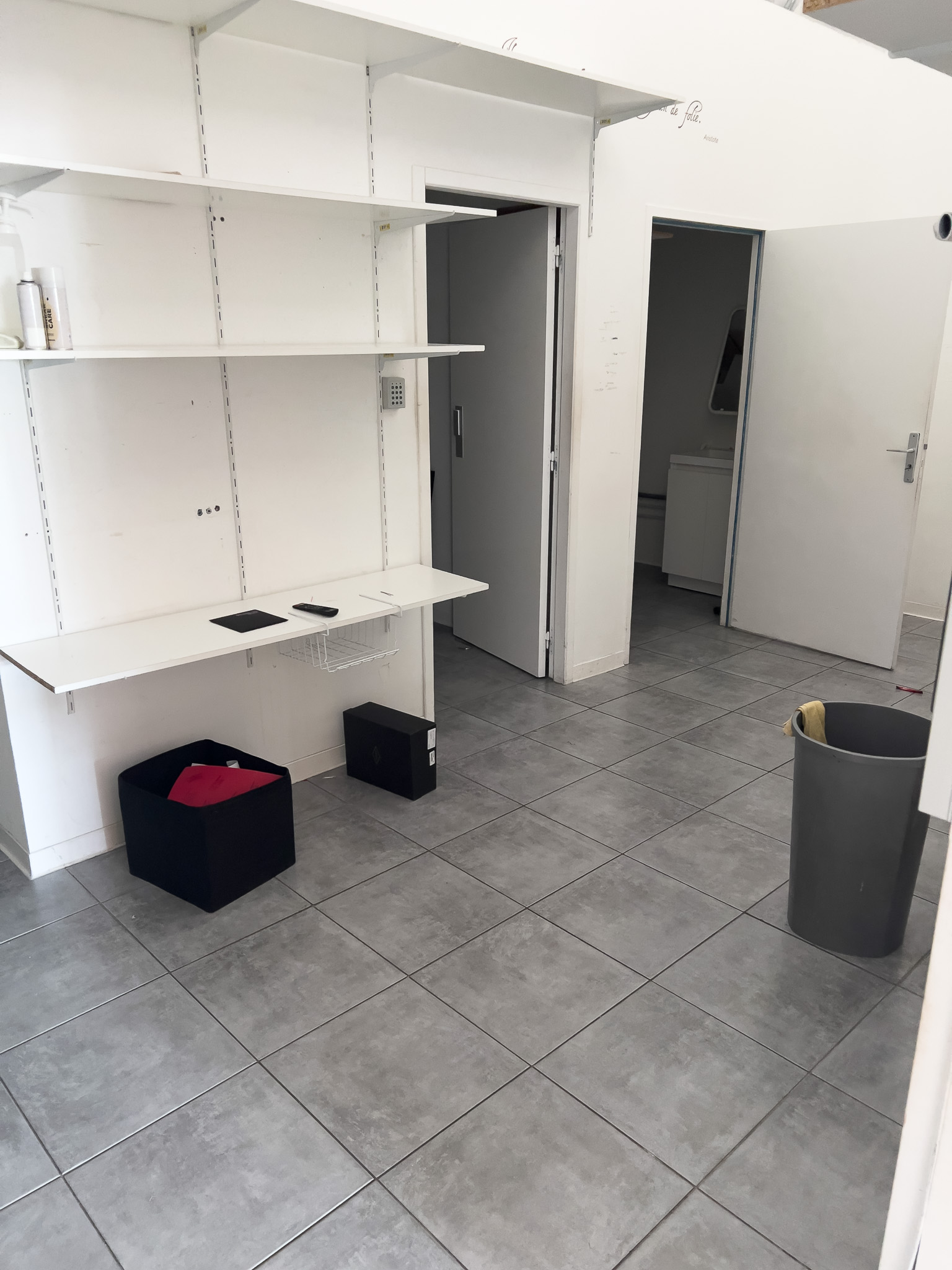 Location pure Local commercial 280 m² Vitrolles - 4