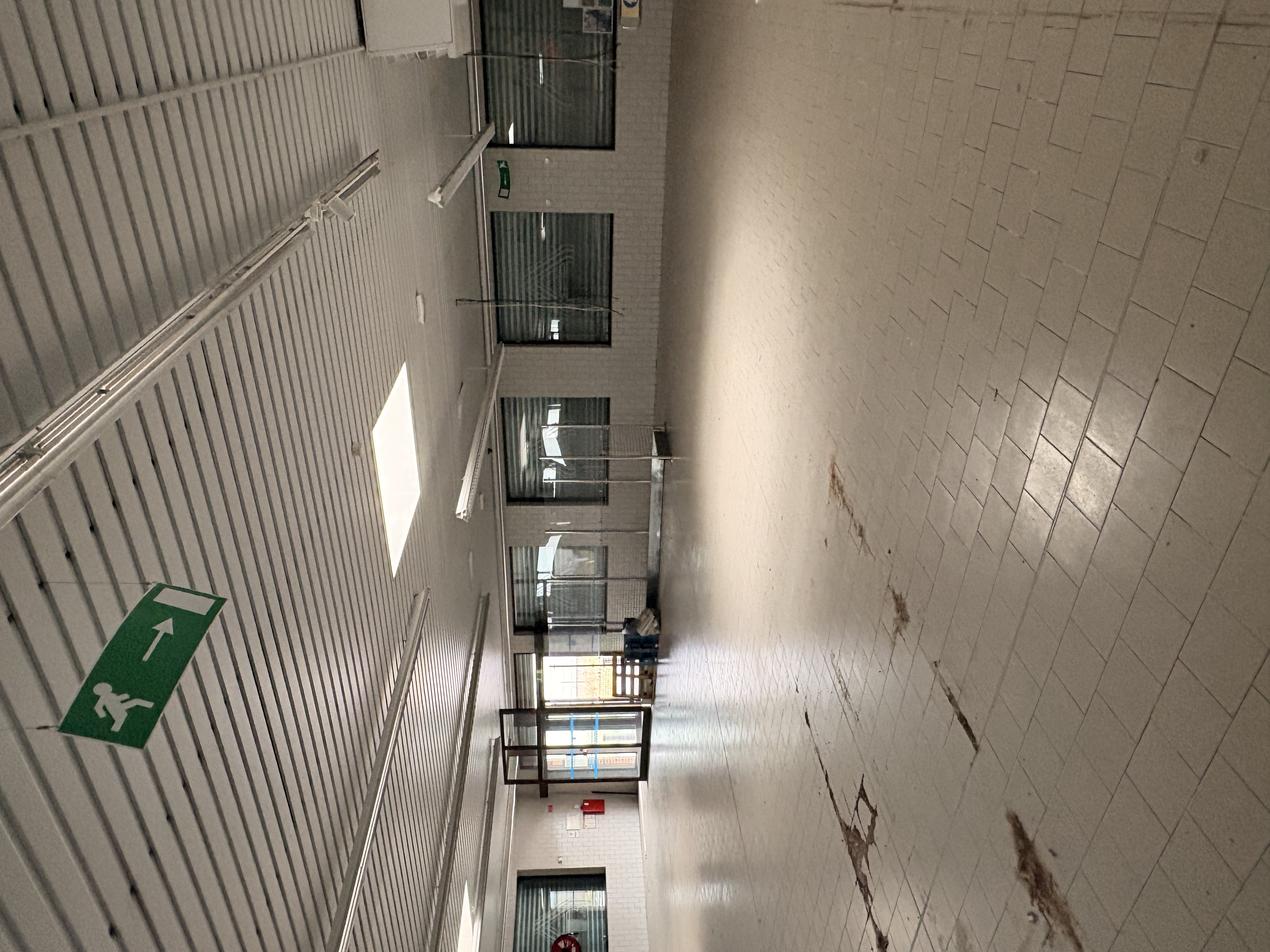 Location pure Local commercial 810 m² Roye - 6