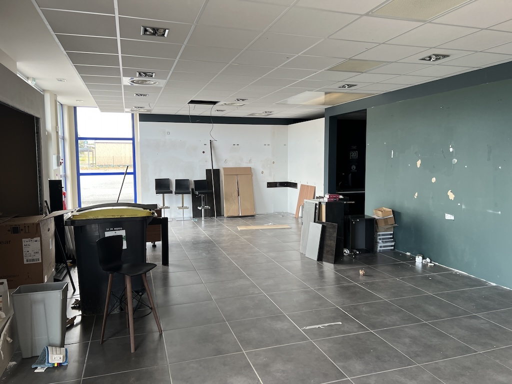 Location pure Local commercial 310 m² Biganos - 2
