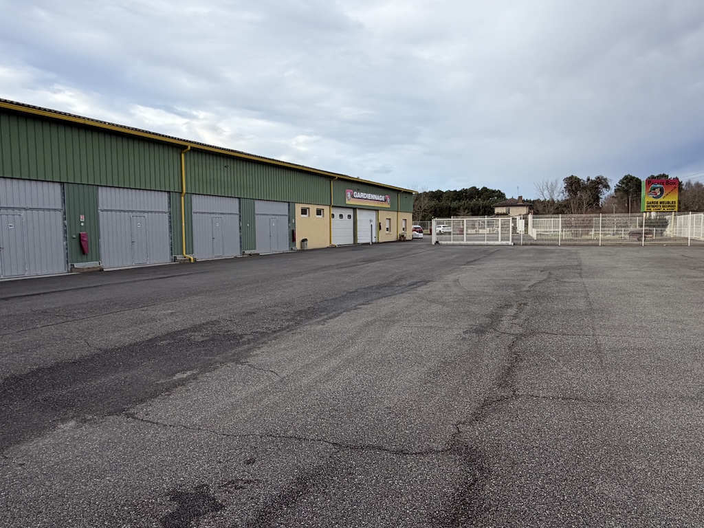 Vente de murs libres Entrepôt 5 400 m² Saint-Julien-en-Born - 2