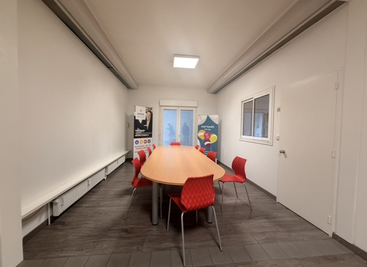 Location pure Local commercial 108 m² Amiens - 2