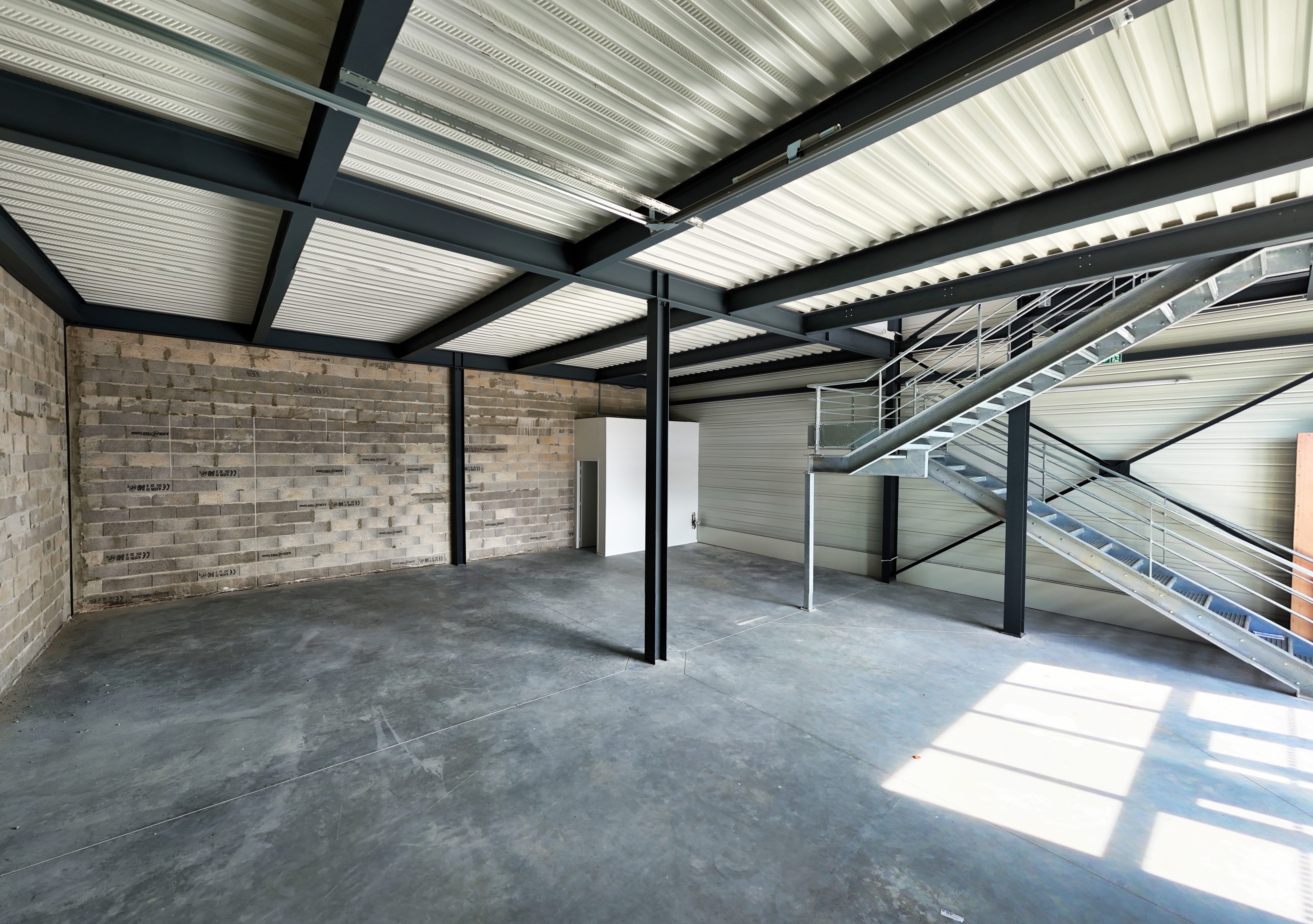Location Entrepôt 249 m² Artigues-près-Bordeaux - 6