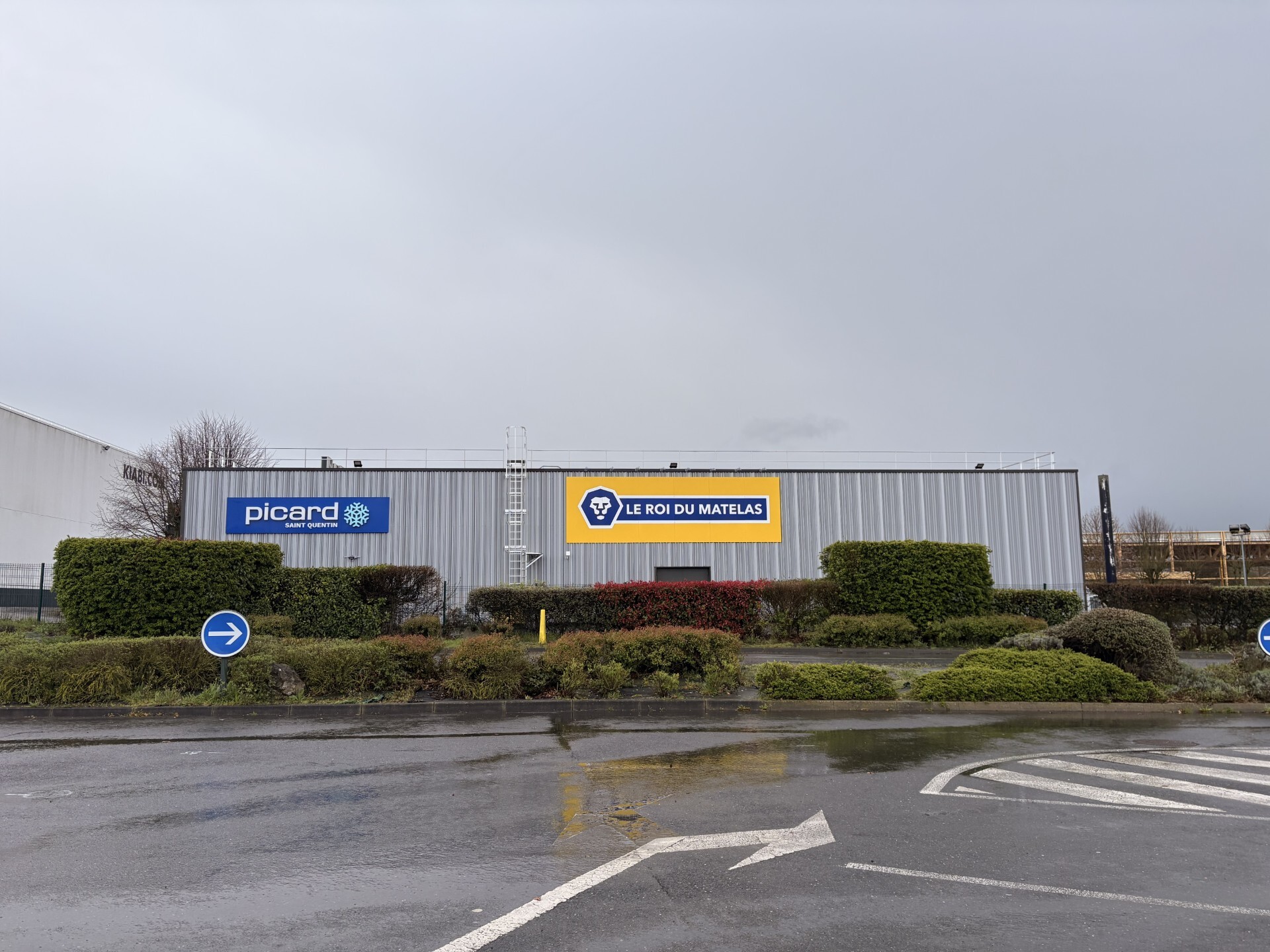 Location pure Local commercial 250 m² Fayet - 2