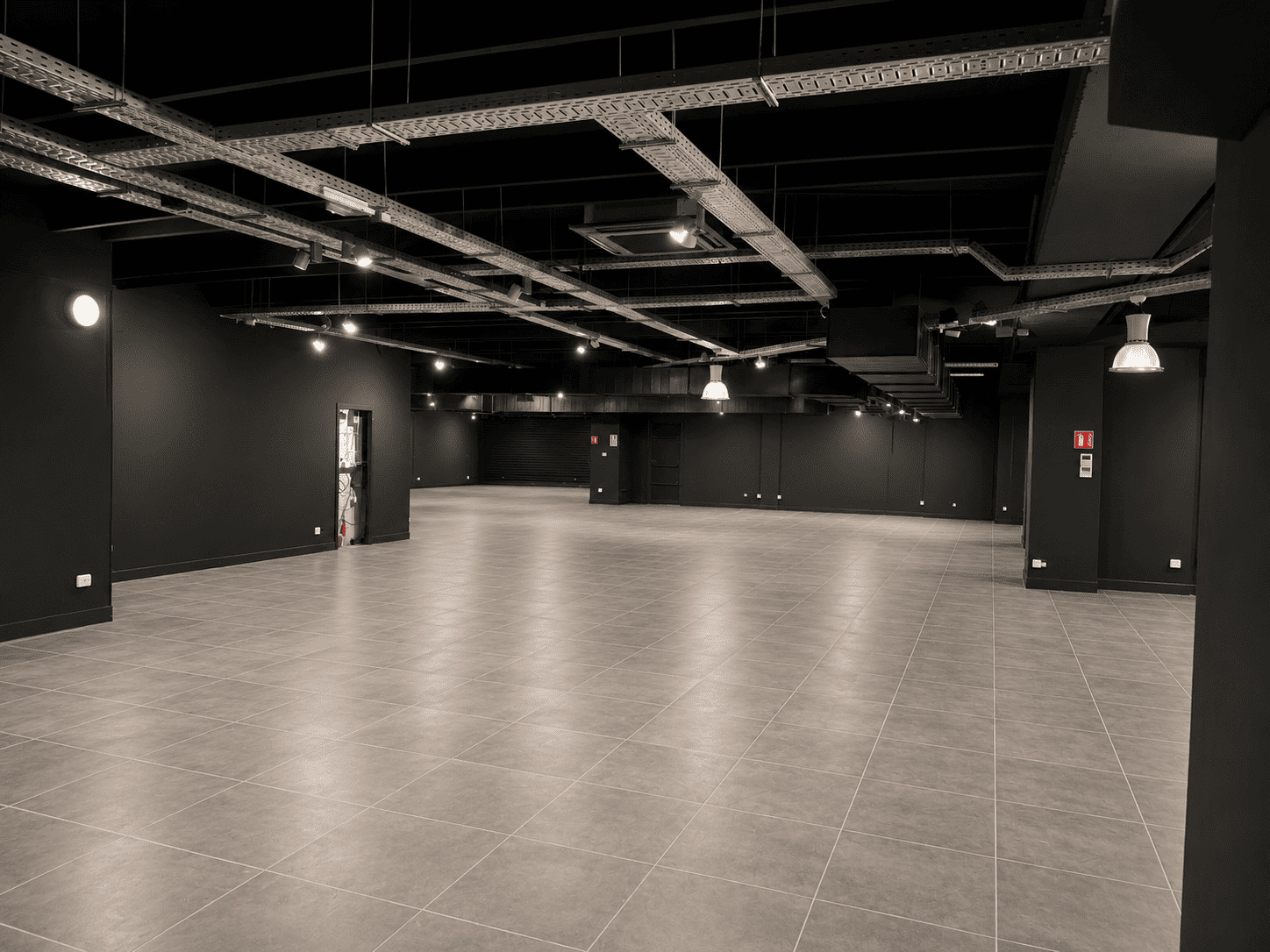 Vente de murs libres Local commercial 1 200 m² Digne-les-Bains - 2