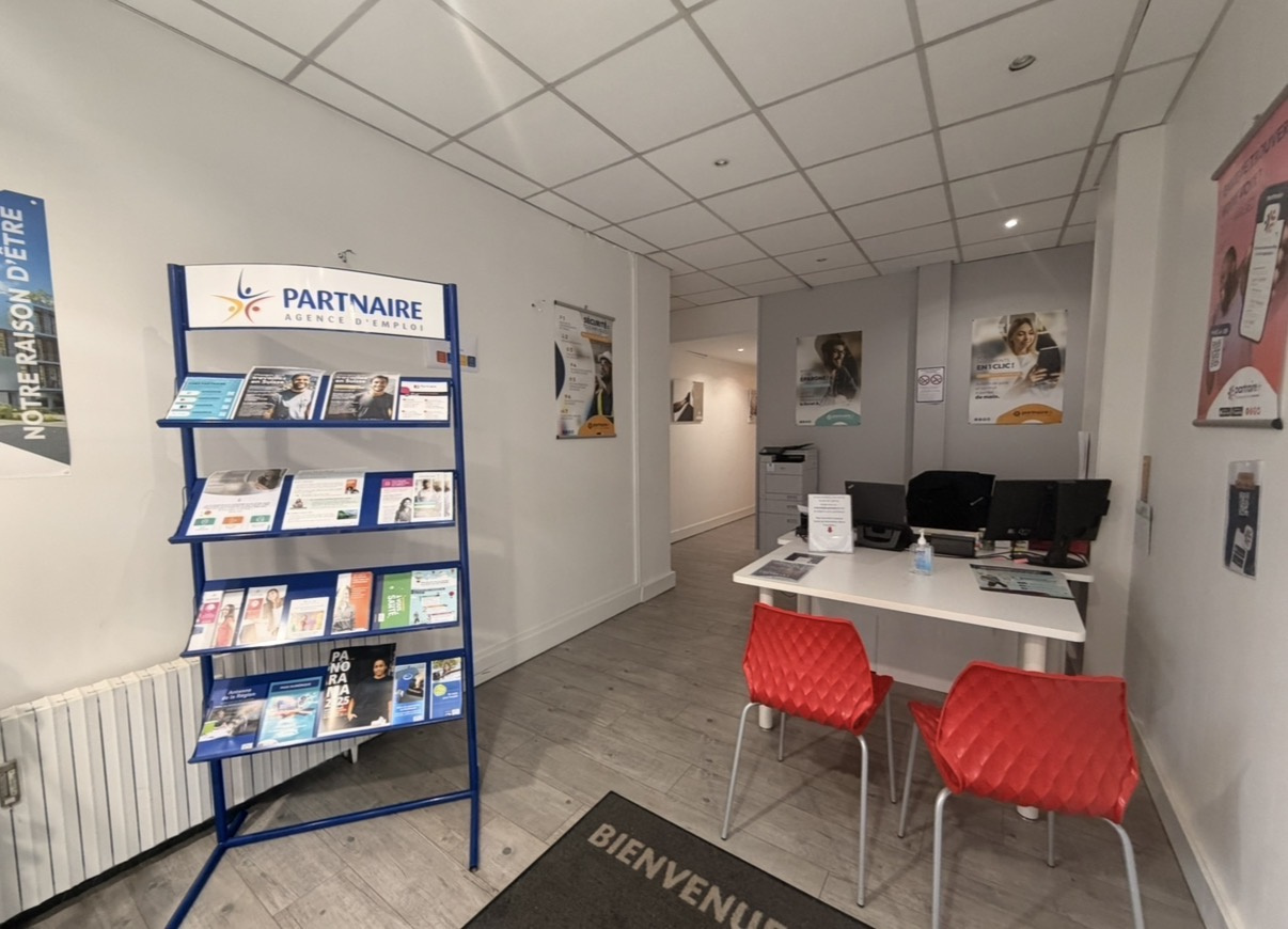 Location pure Local commercial 108 m² Amiens
