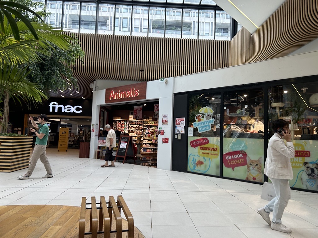 Location pure Local commercial 370 m² Rouen - 2