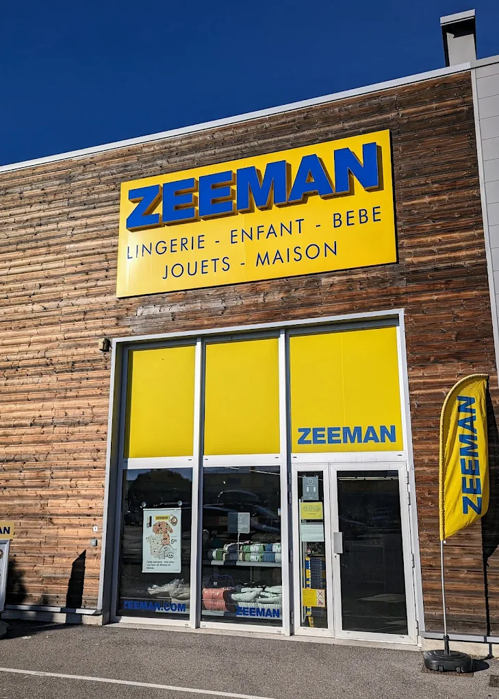 Location pure Local commercial 374 m² Chatte
