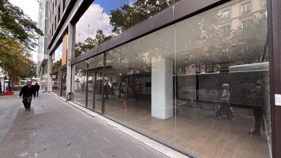Location pure Local commercial 137 m² Paris - 5