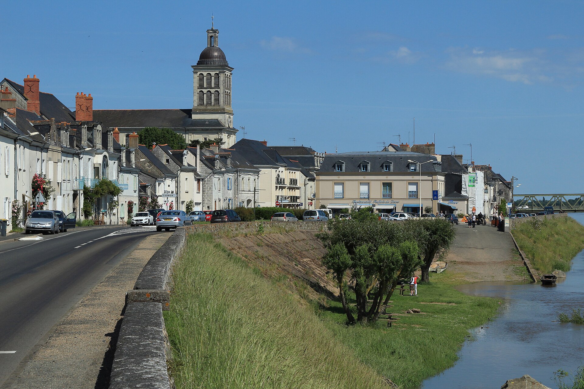 Vente de murs occupés Entrepôt 1 400 m² Loire-Authion