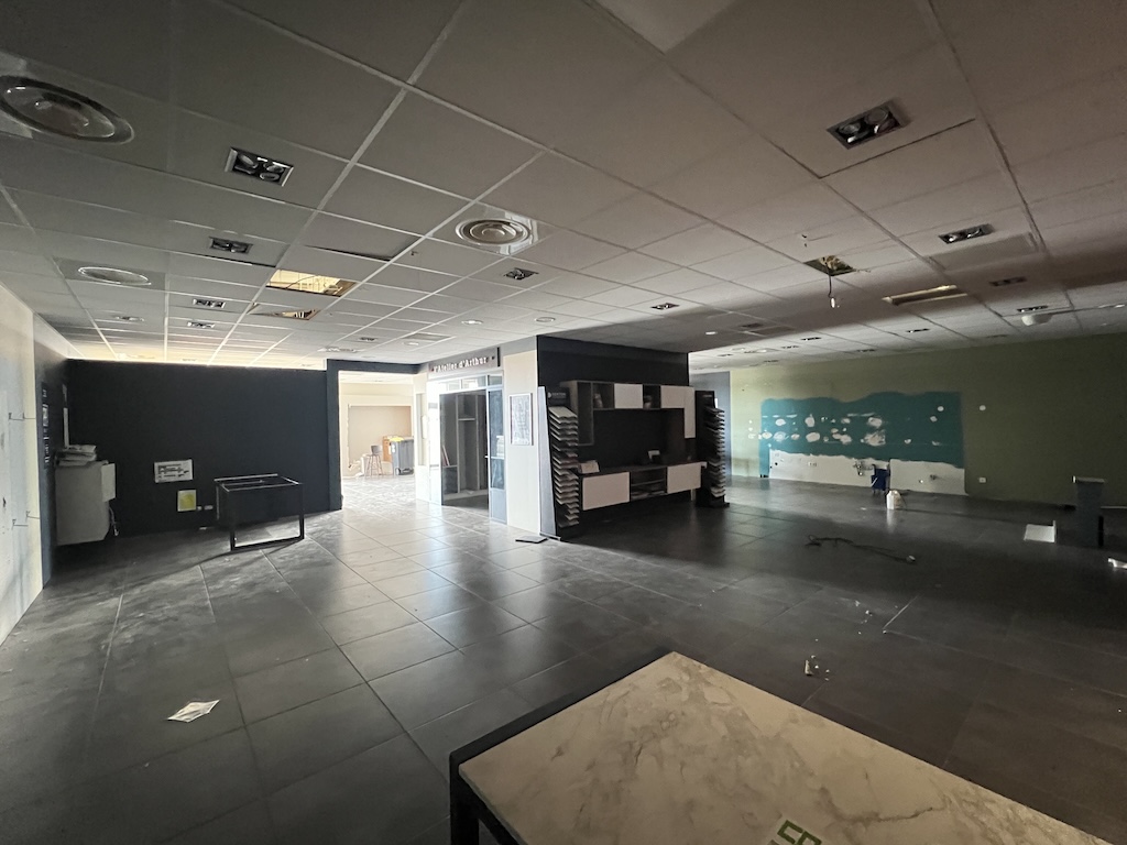 Vente de murs occupés Local commercial 310 m² Biganos - 2