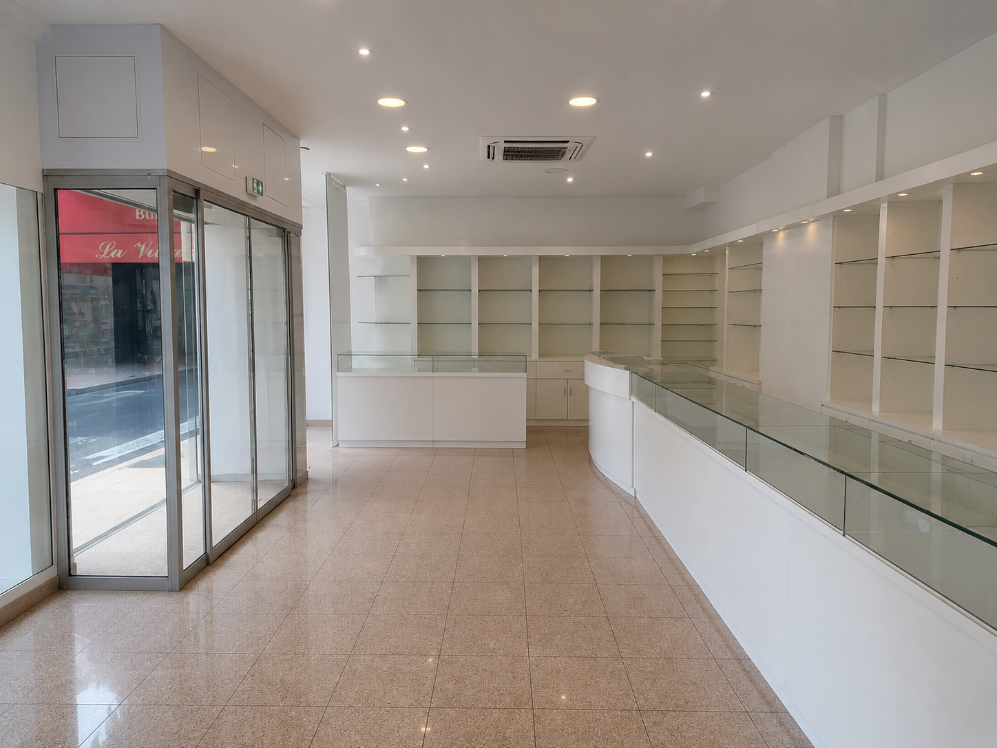 Vente de droit au bail Local commercial 75 m² Paris 20e - 2