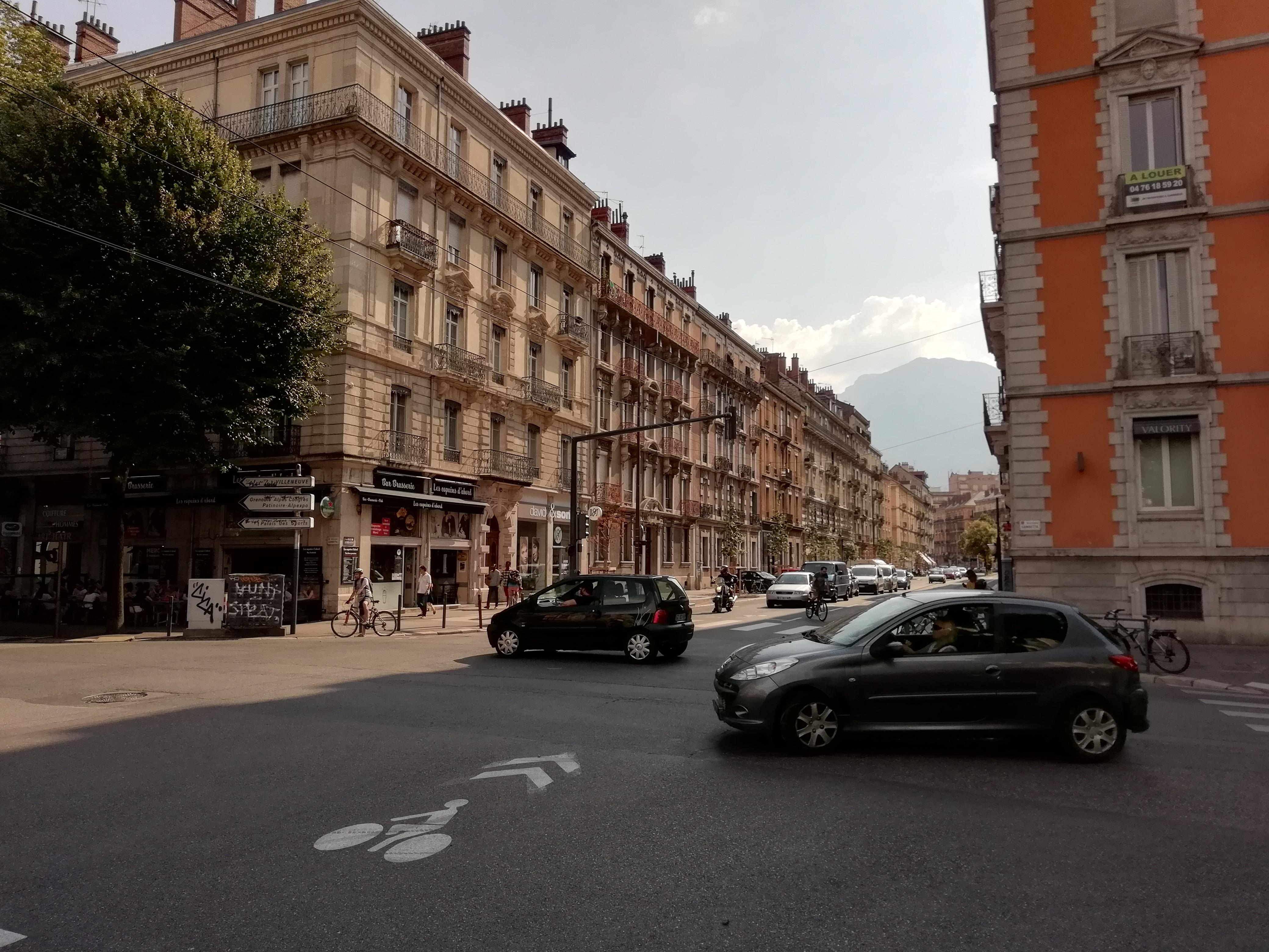 Location pure Local commercial 312 m² Grenoble