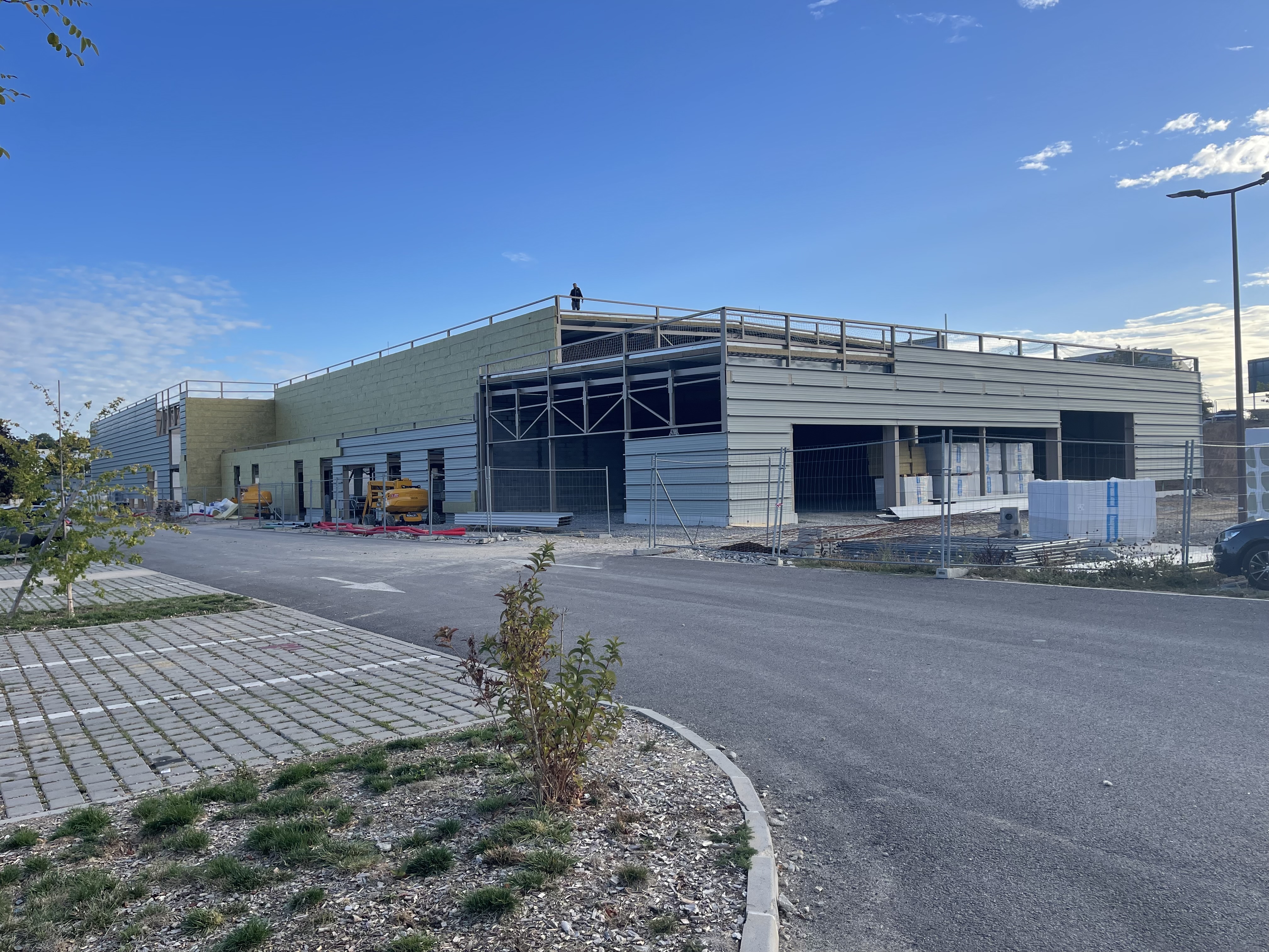Location pure Local commercial 475 m² Couzeix - 2