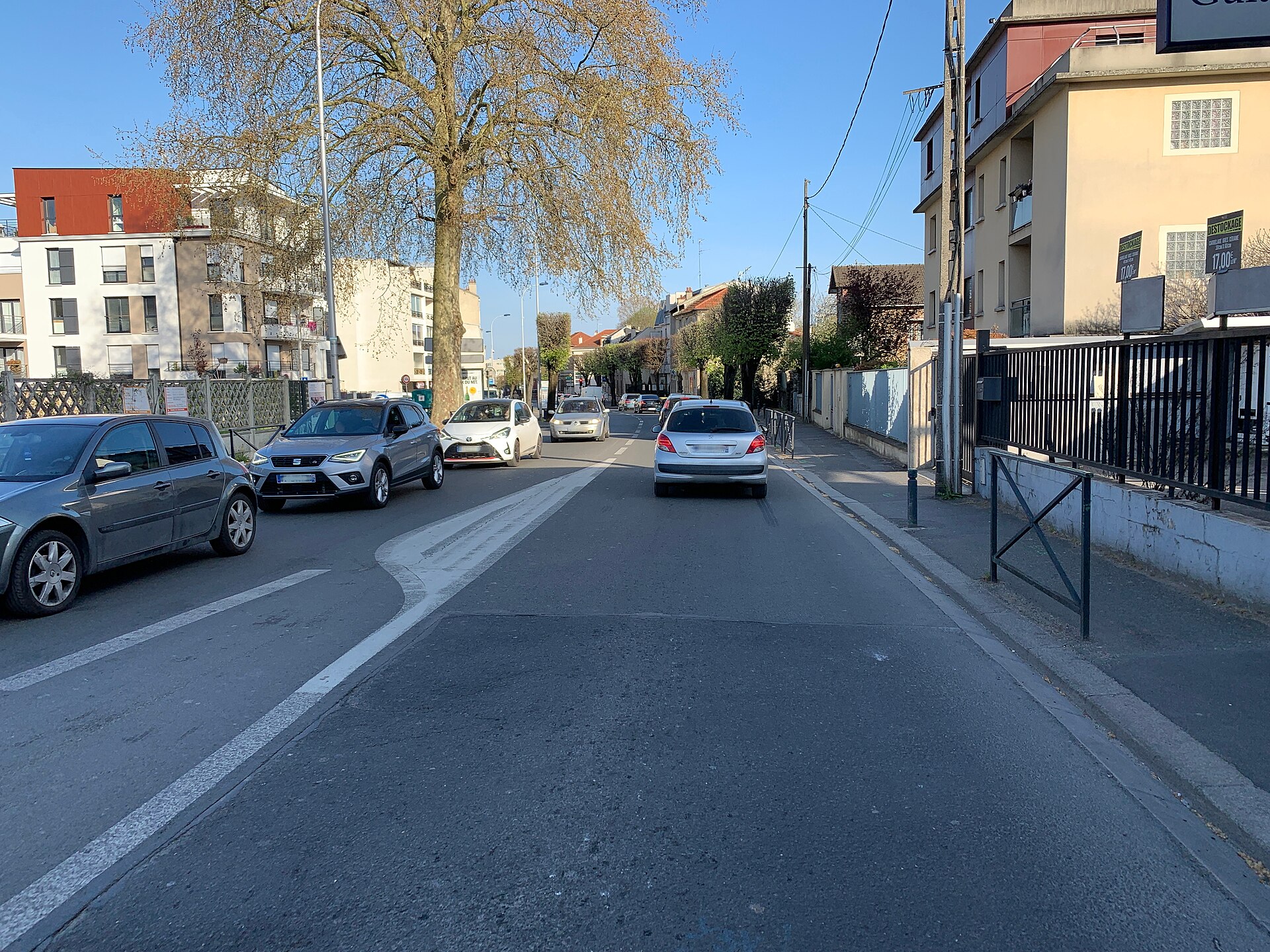 Location pure Local commercial 320 m² Villemomble