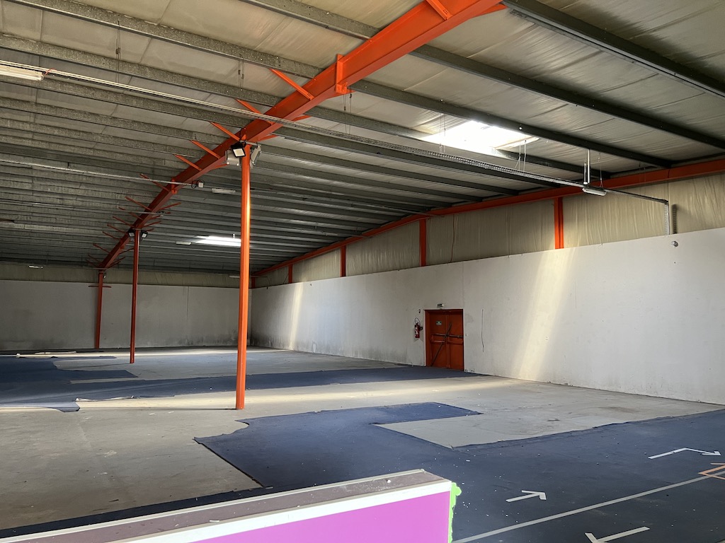 Location pure Local commercial 1 300 m² Biganos - 4