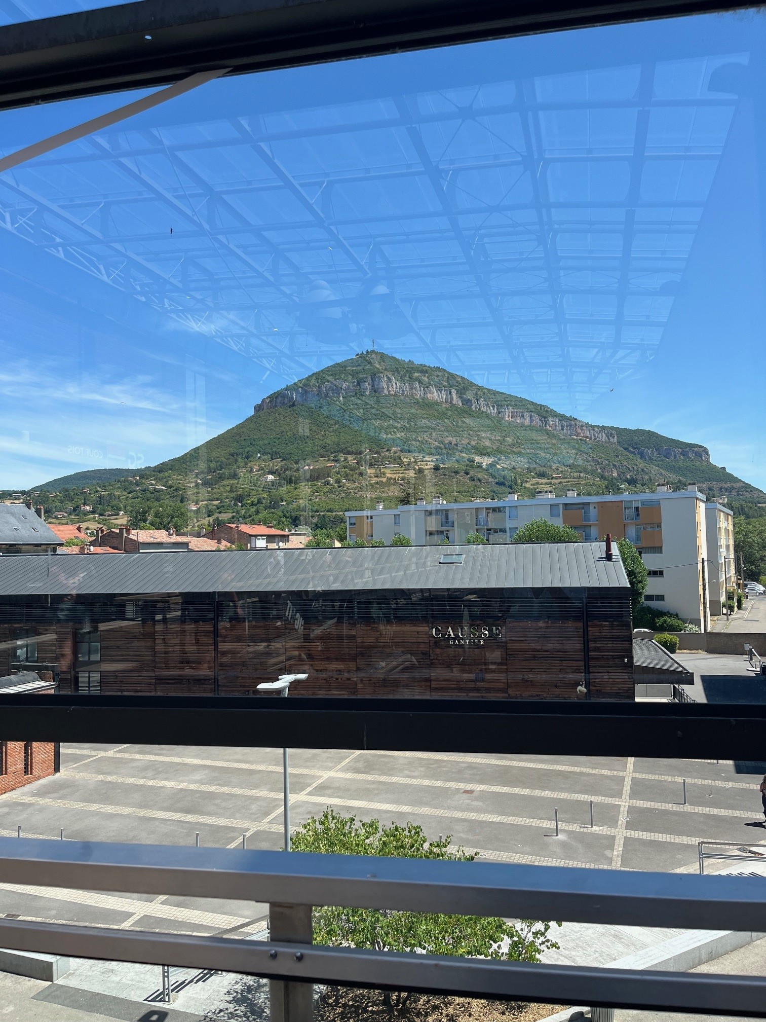 Location pure Local commercial 1 514 m² Millau - 3