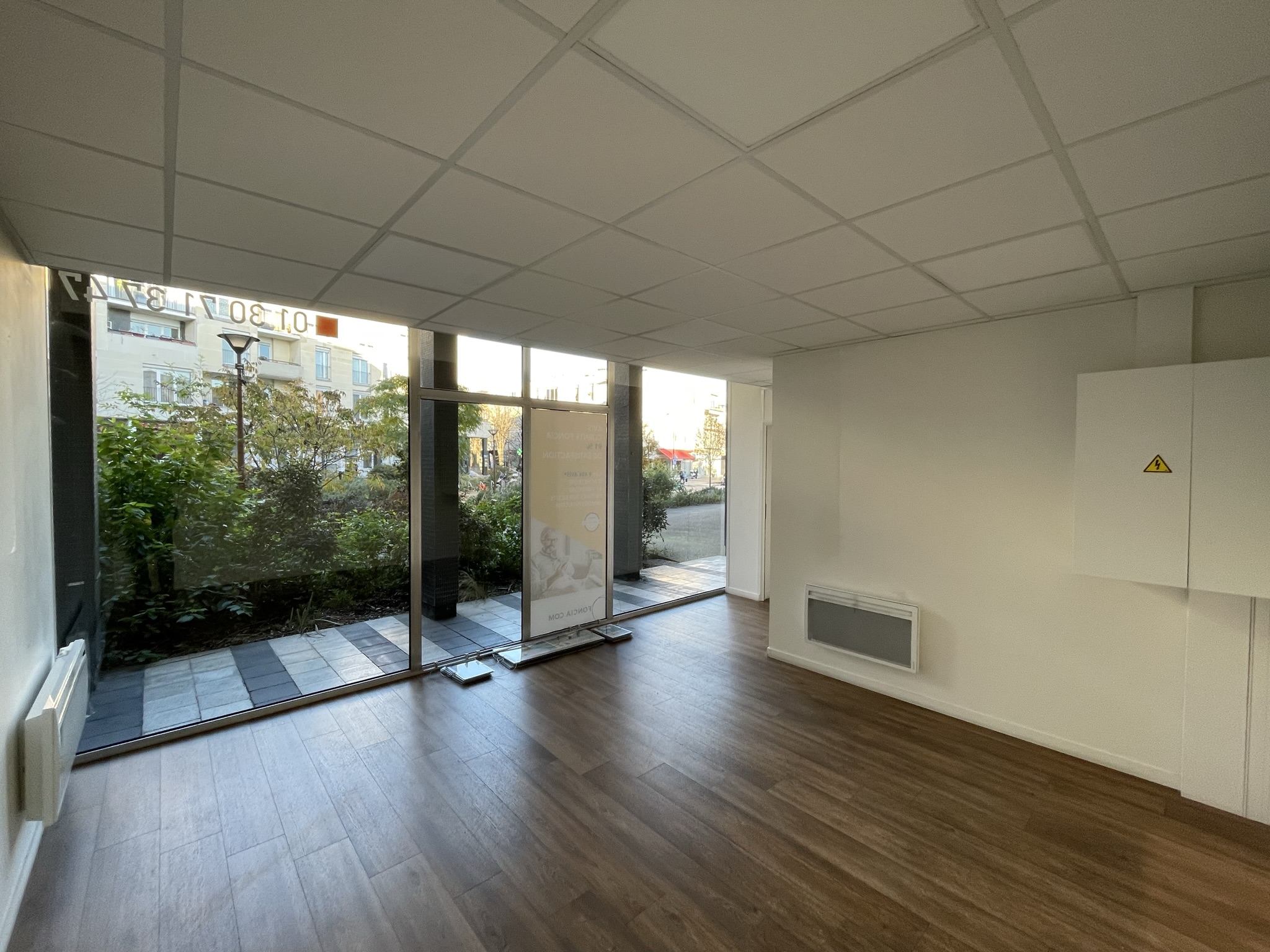 Location pure Local commercial 156 m² Chatou - 6
